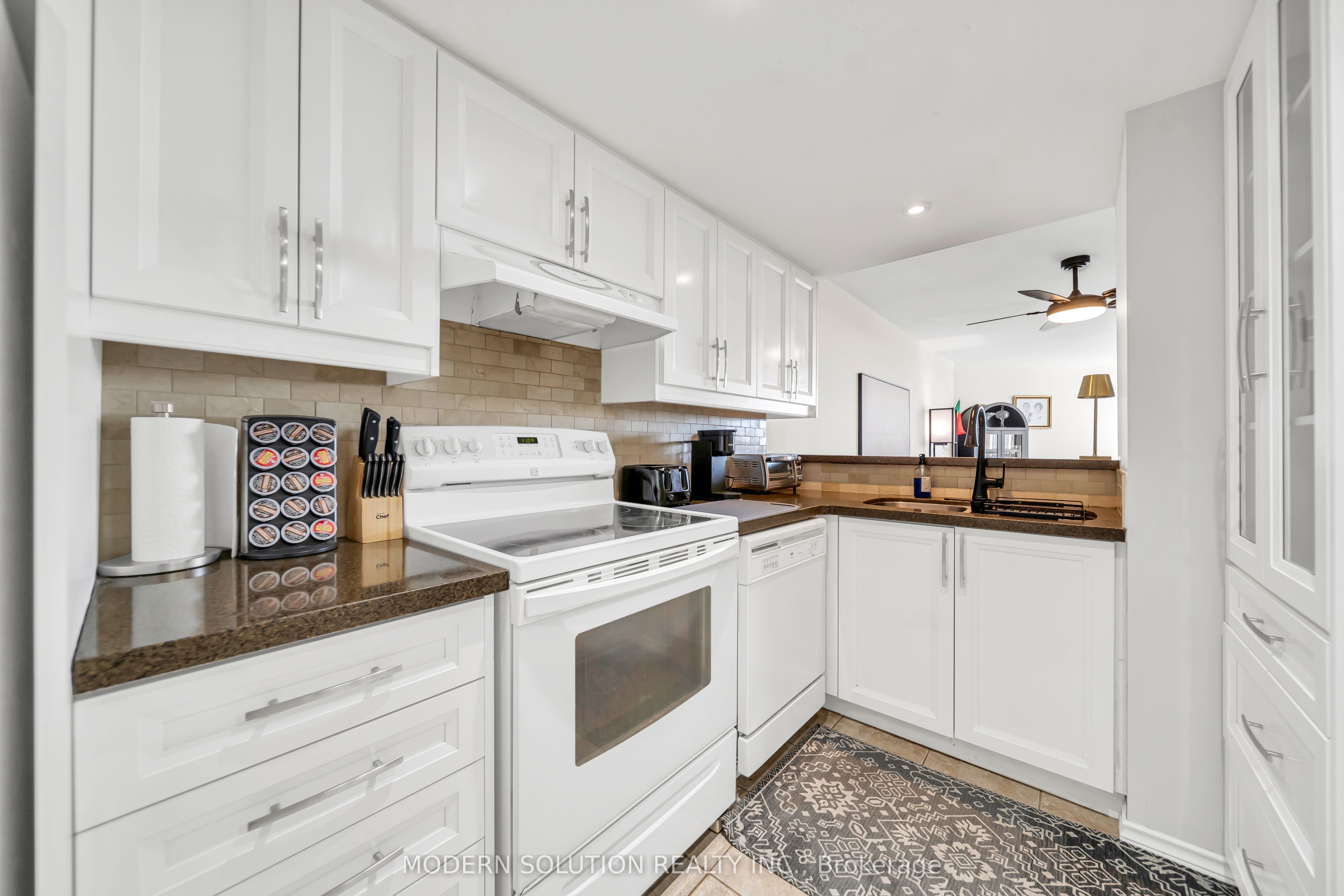20 Cherrytree Drive 501 Property Photo 21