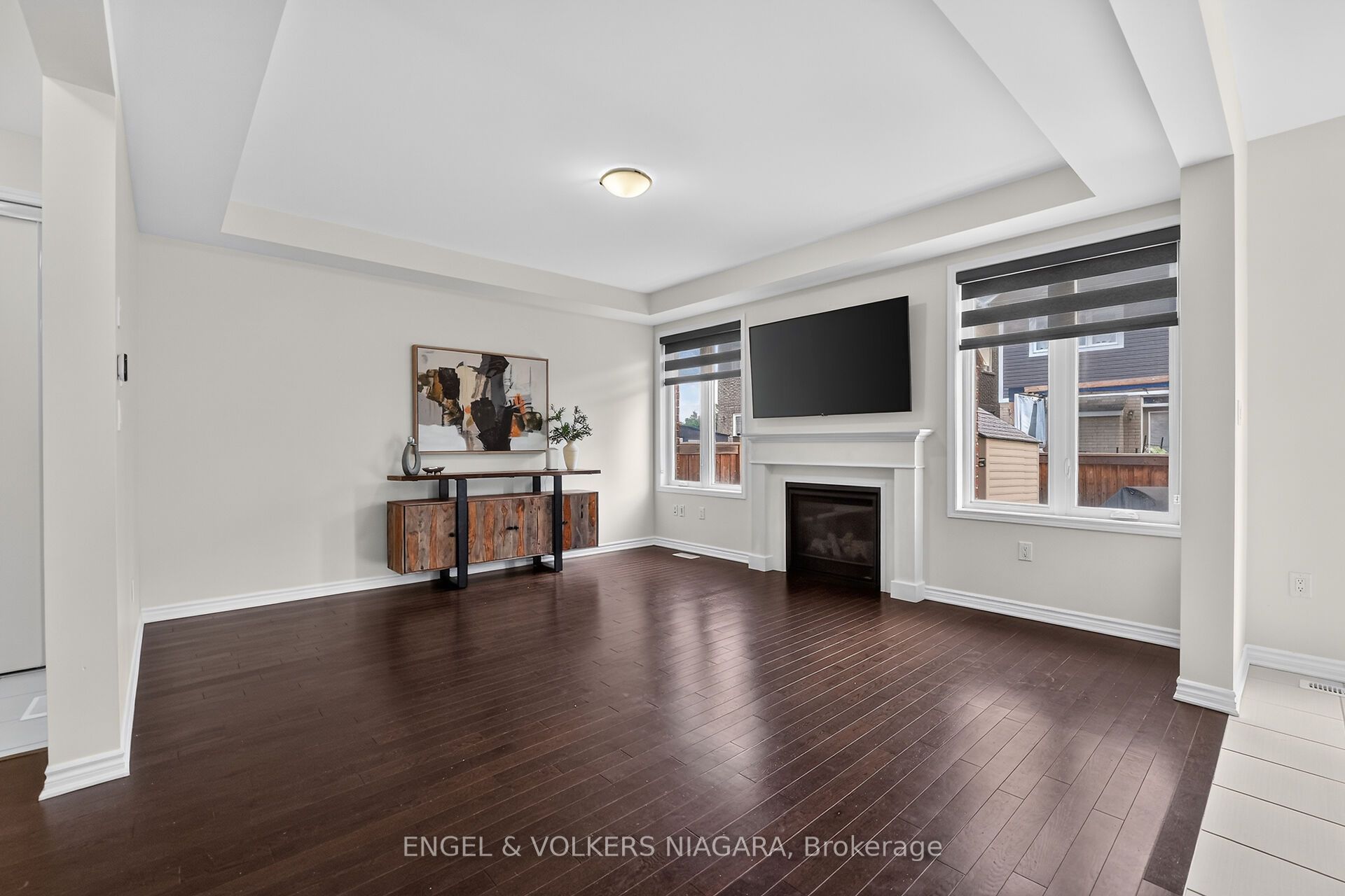 1221 Rose Way S Property Photo 10