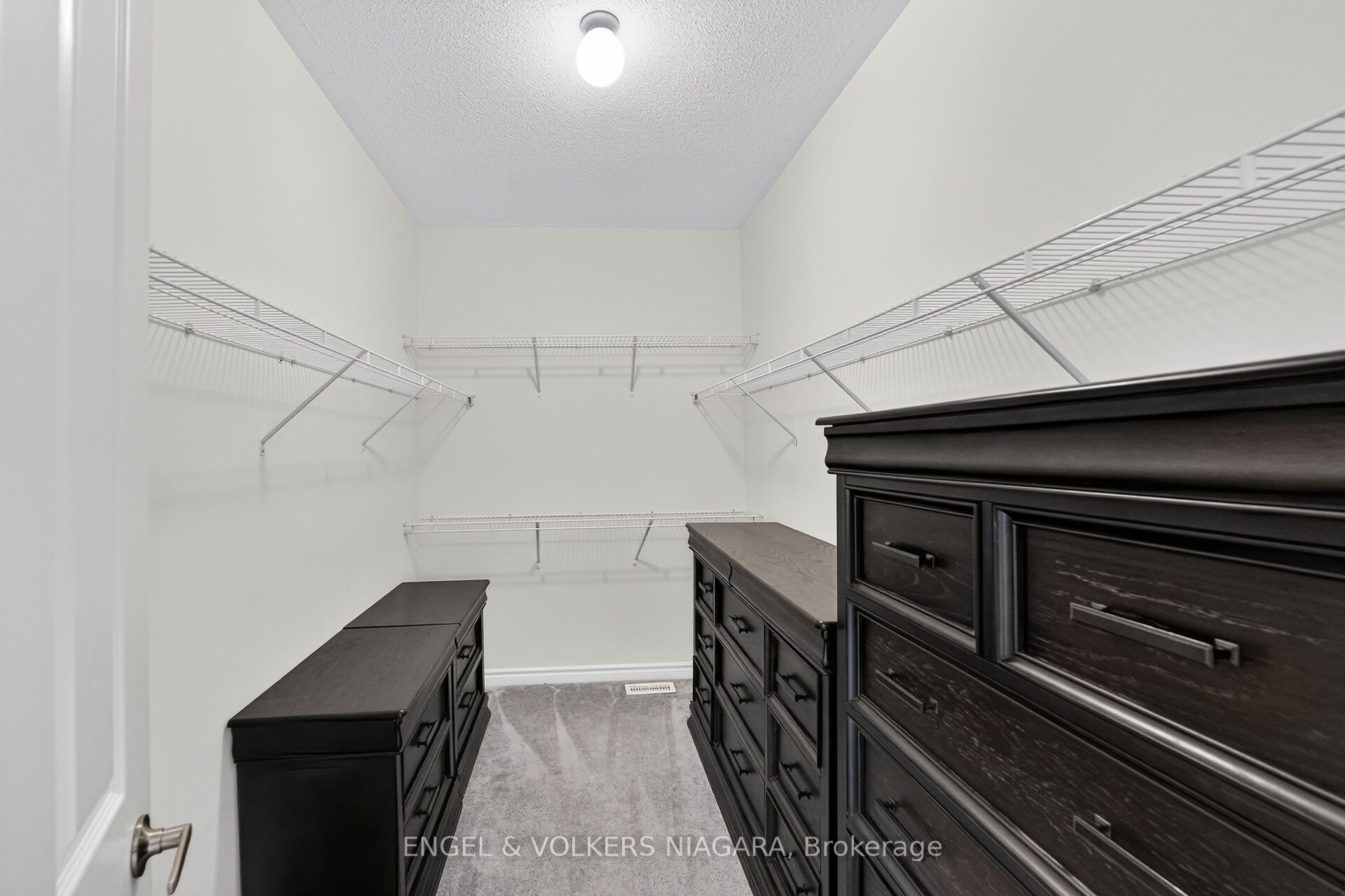 1221 Rose Way S Property Photo 20