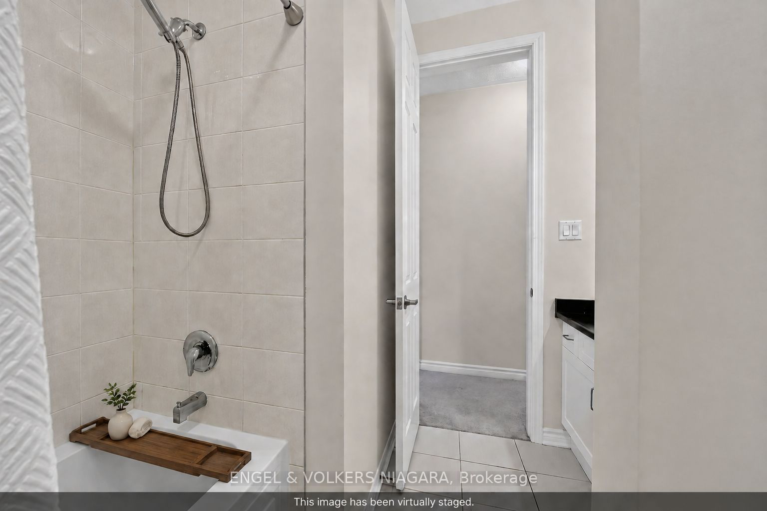 1221 Rose Way S Property Photo 27