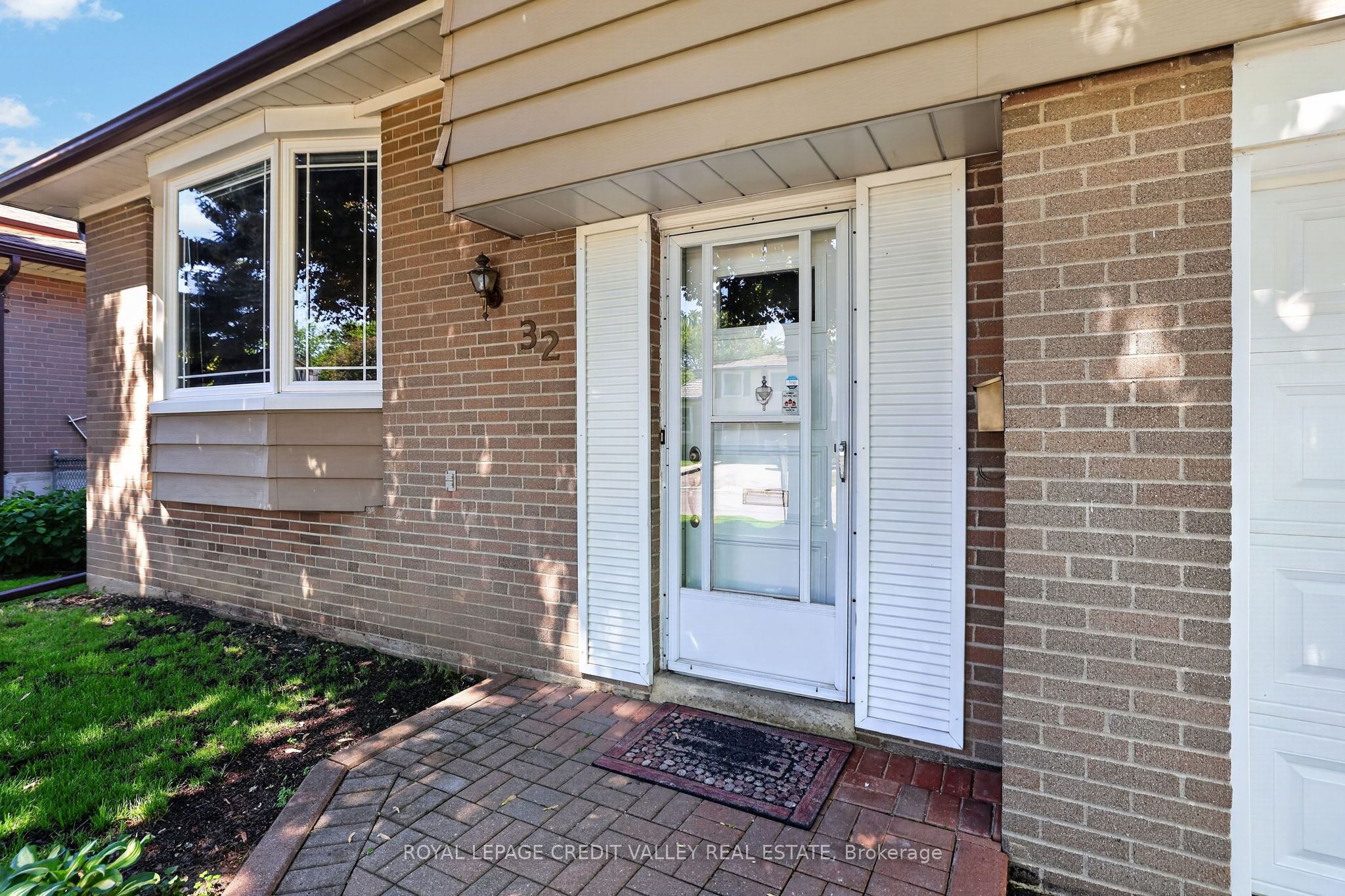 32 Farmington Drive Property Photo 4