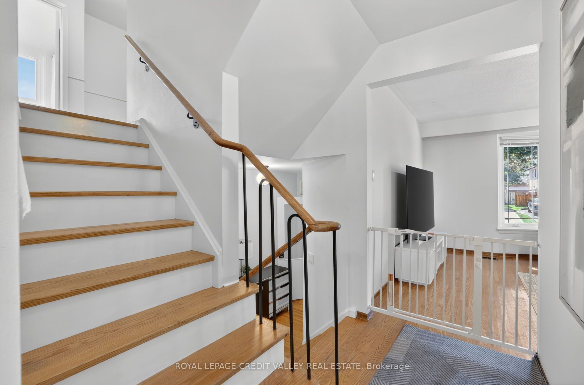 32 Farmington Drive Property Photo 7