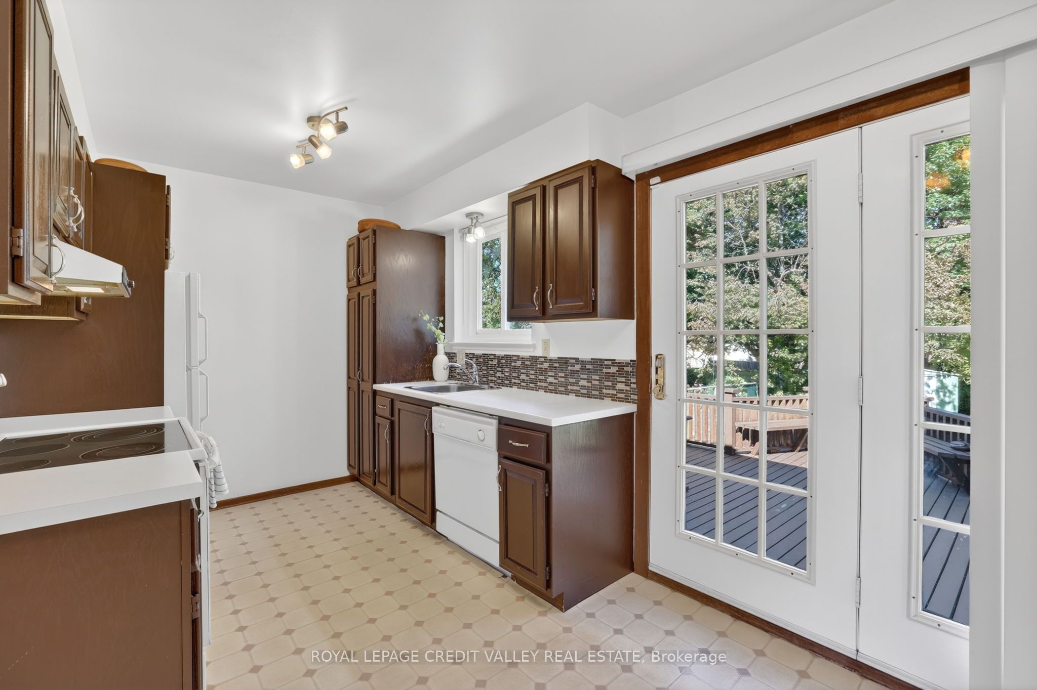 32 Farmington Drive Property Photo 15