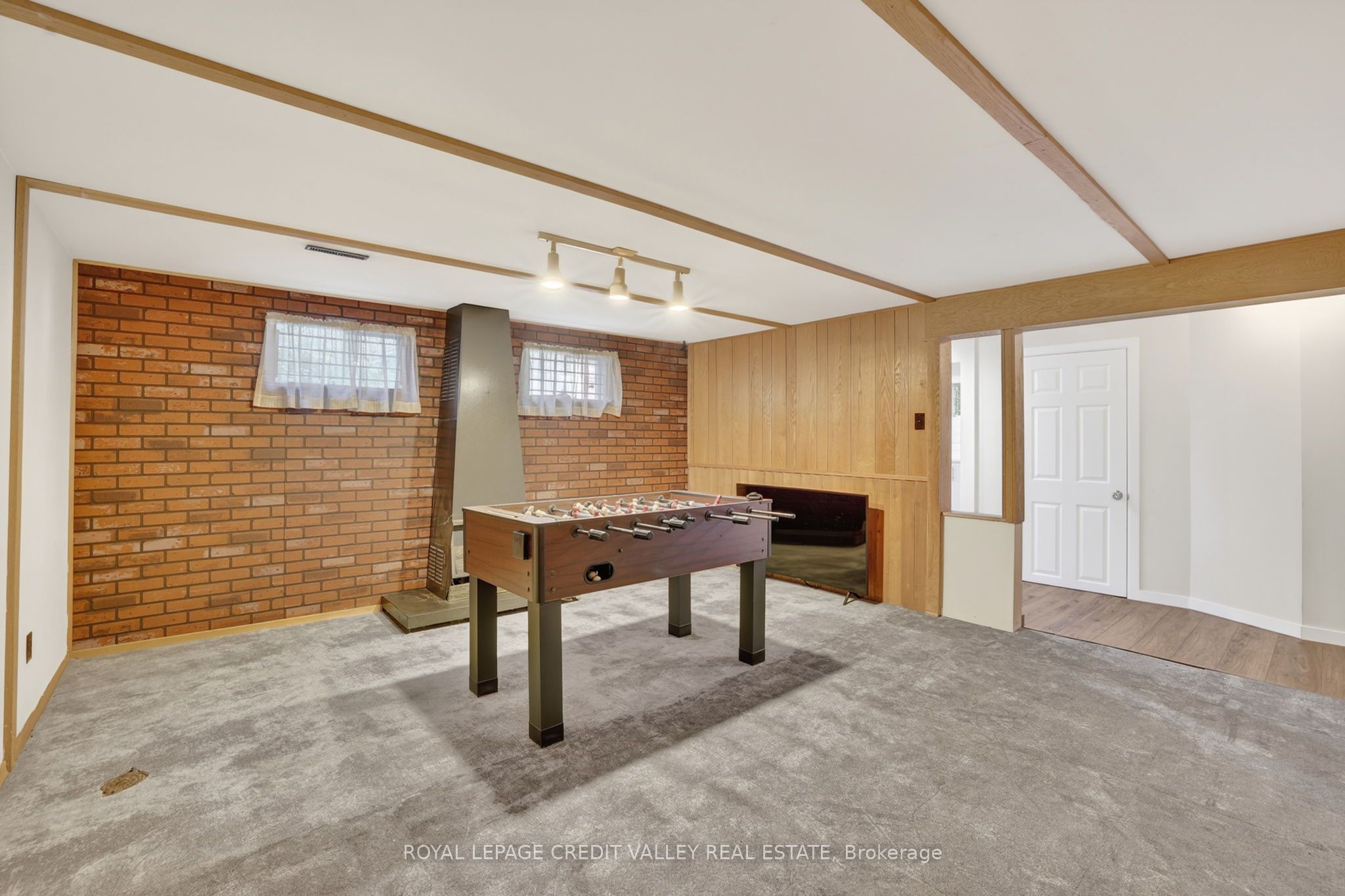 32 Farmington Drive Property Photo 34
