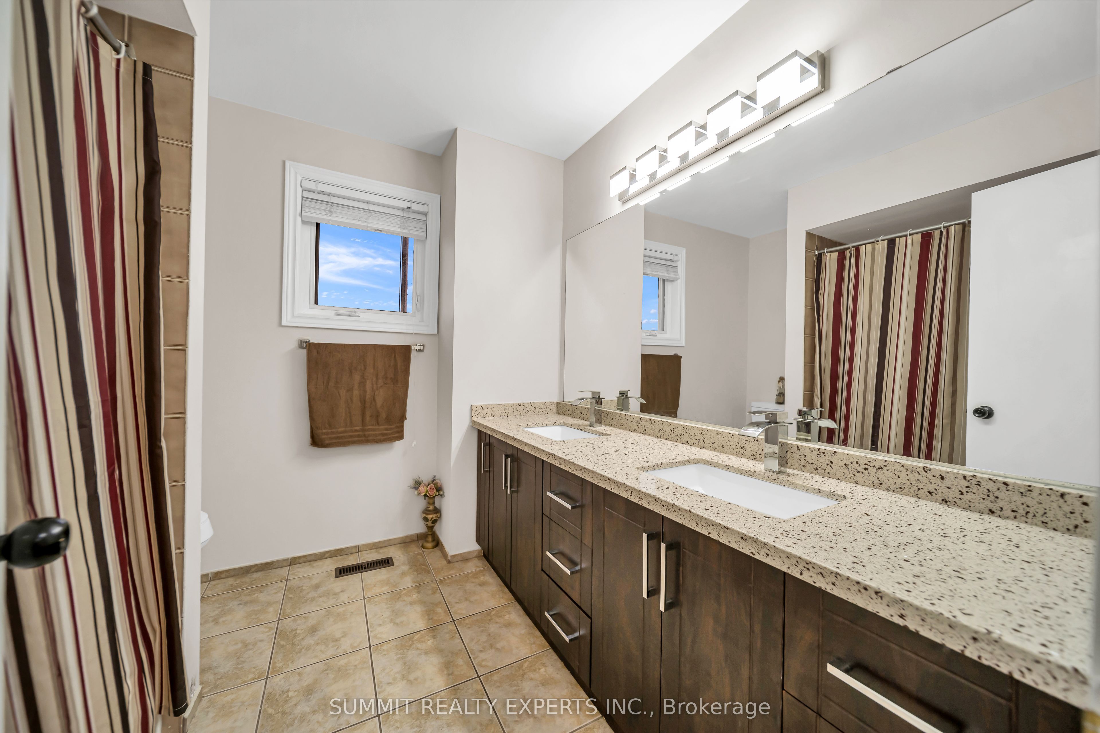 29 Coronation Circle Property Photo 35