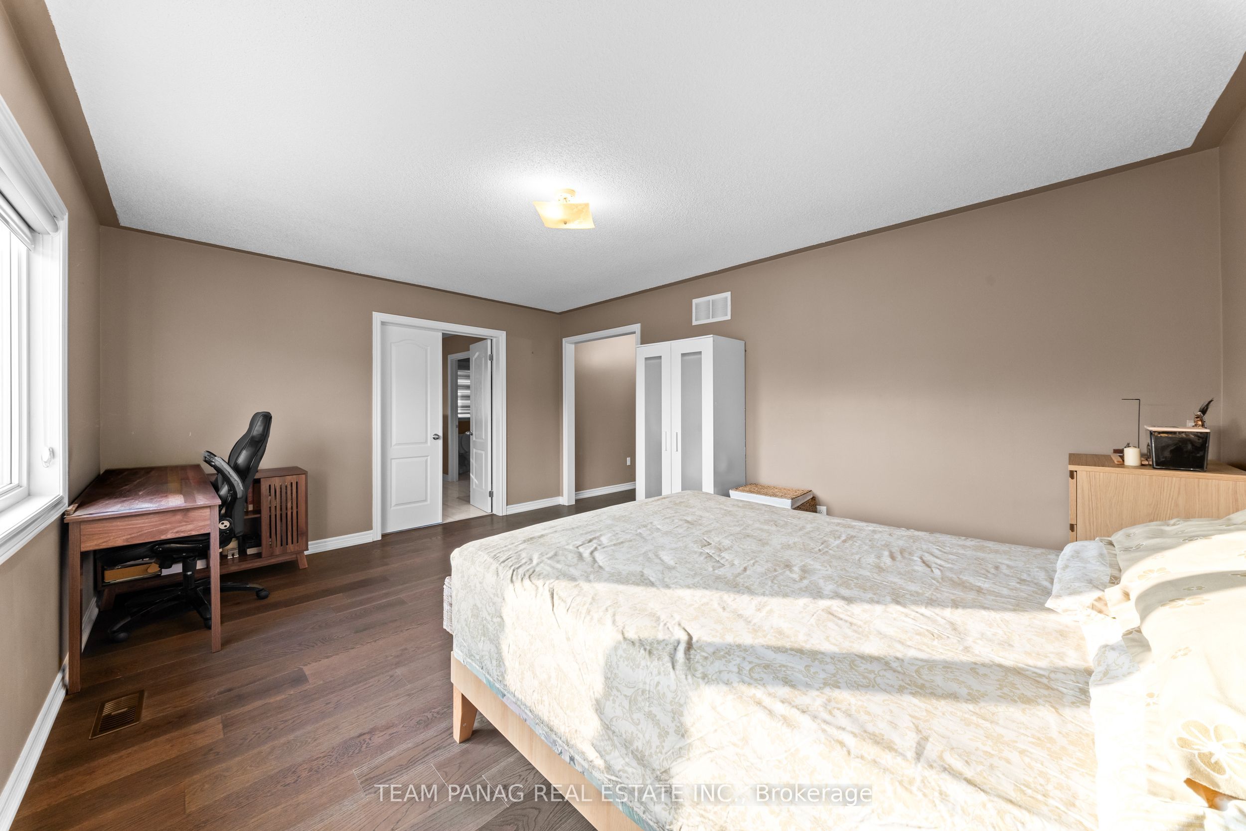91 Campwood Crescent Property Photo 25