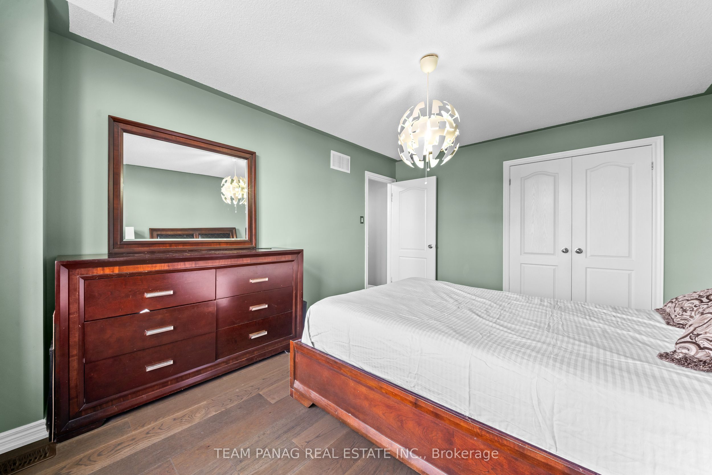 91 Campwood Crescent Property Photo 29