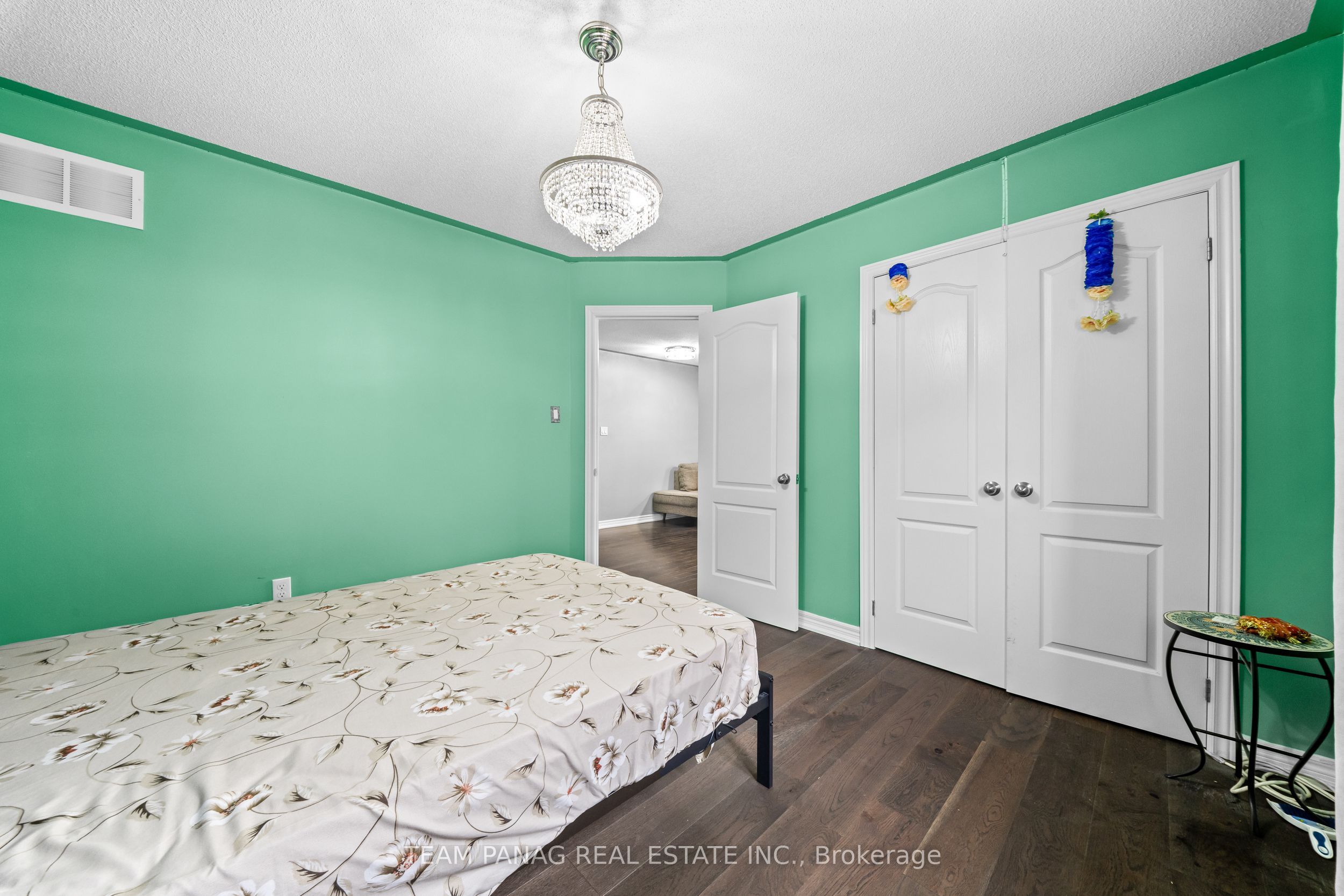 91 Campwood Crescent Property Photo 31