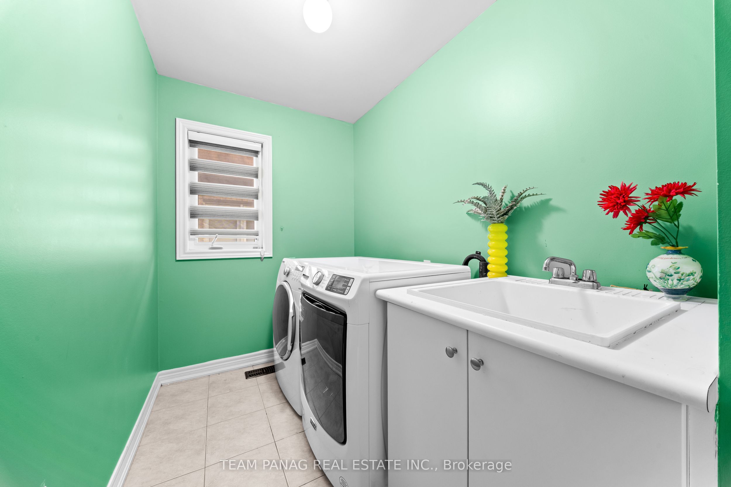 91 Campwood Crescent Property Photo 33
