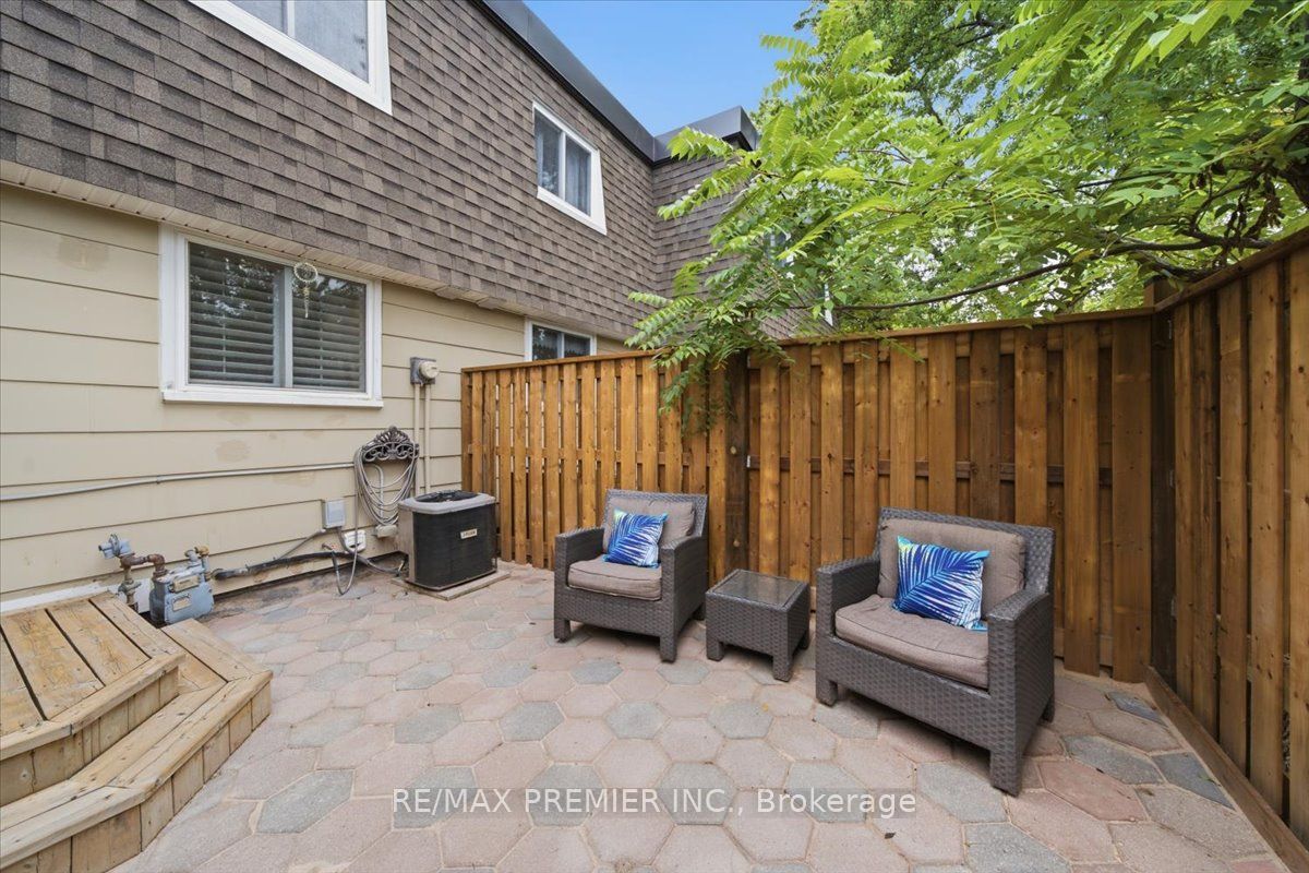 485 Timber Lane Property Photo 4