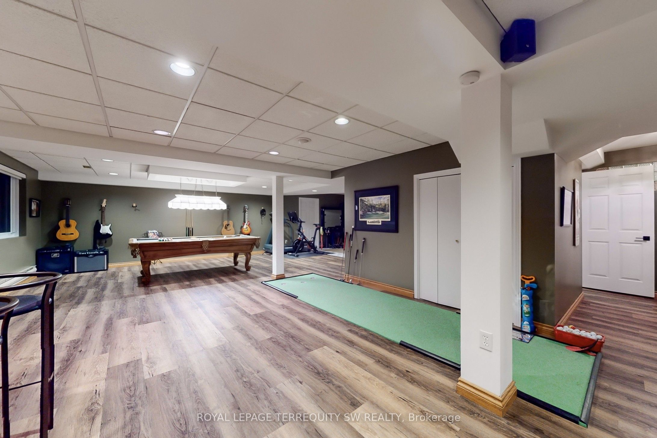 8 Chalmers Court Property Photo 31