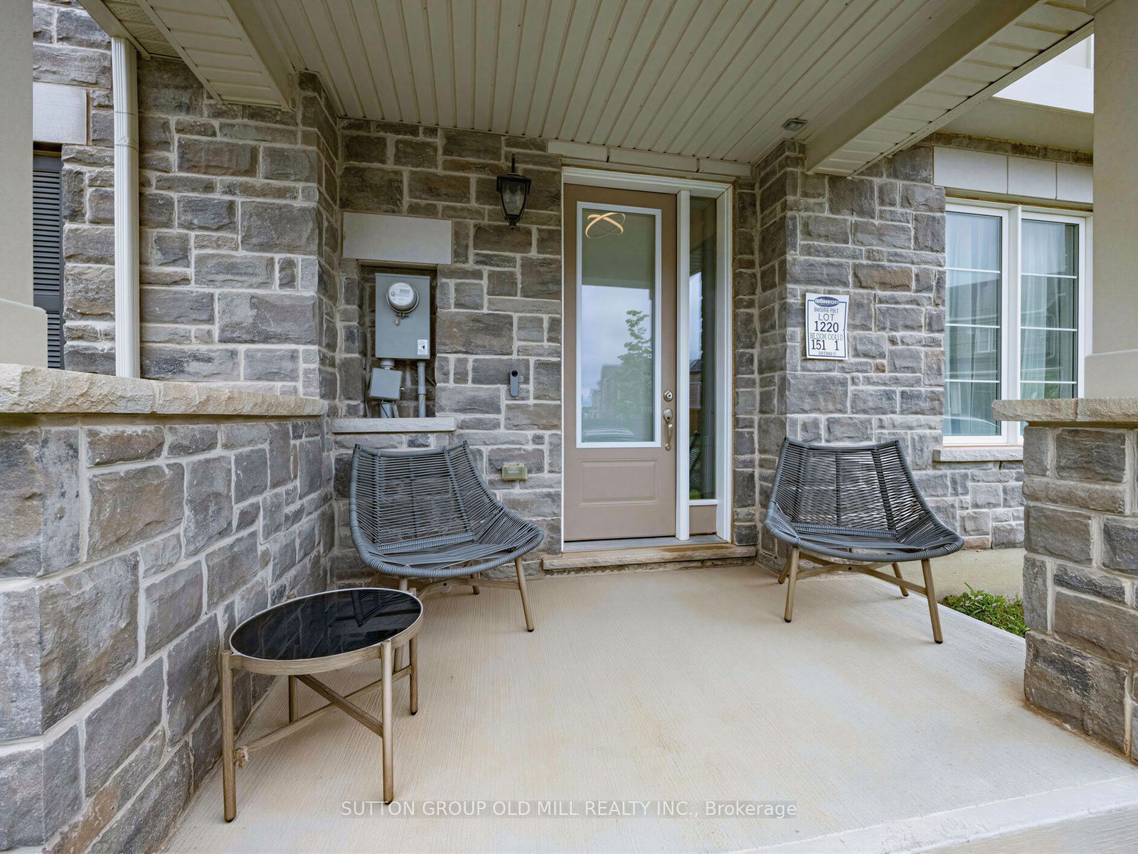 1537 Moira Crescent Property Photo 4