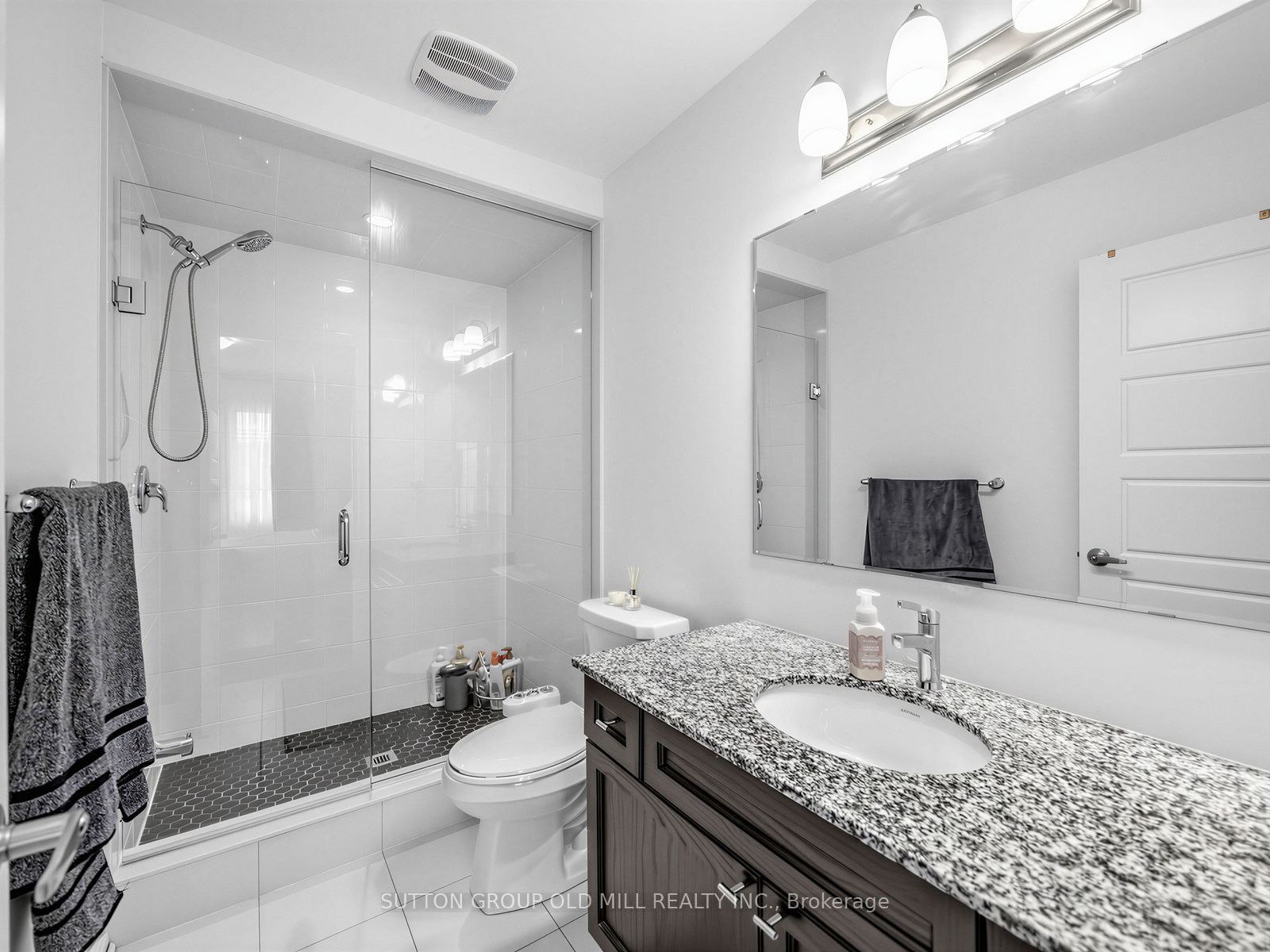 1537 Moira Crescent Property Photo 27