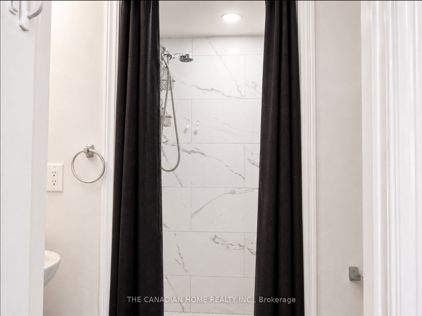 84 Royal West Drive Property Photo 14