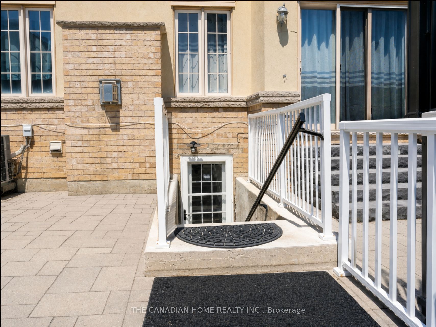 84 Royal West Drive Property Photo 44