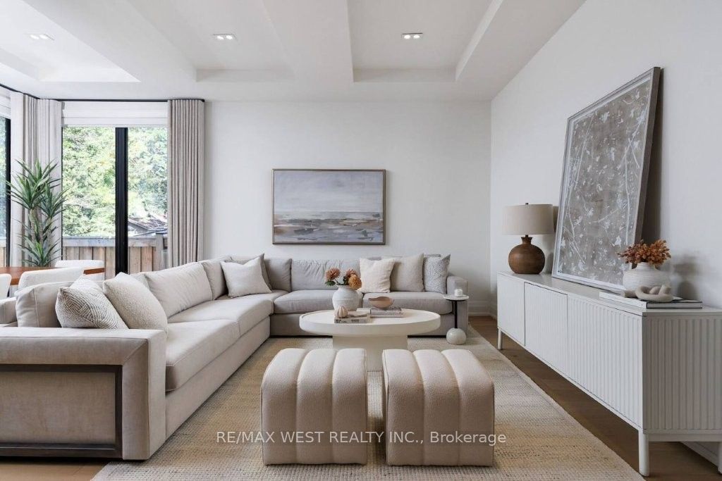 64 Thompson Avenue Property Photo 13