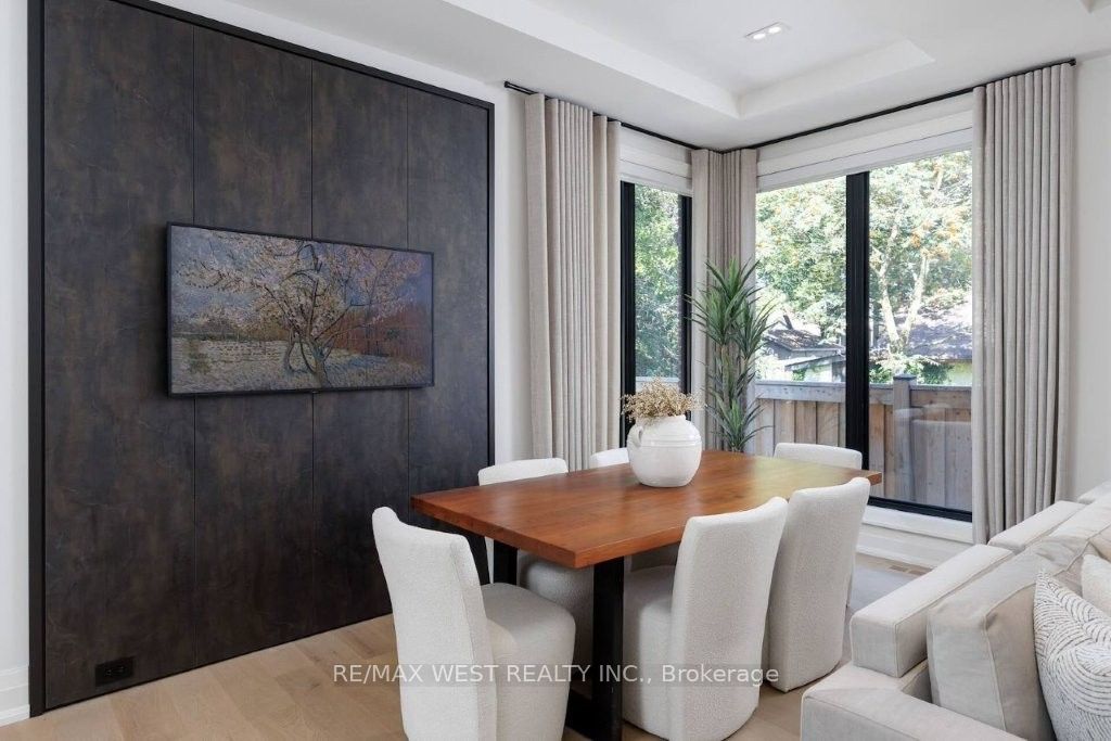 64 Thompson Avenue Property Photo 16