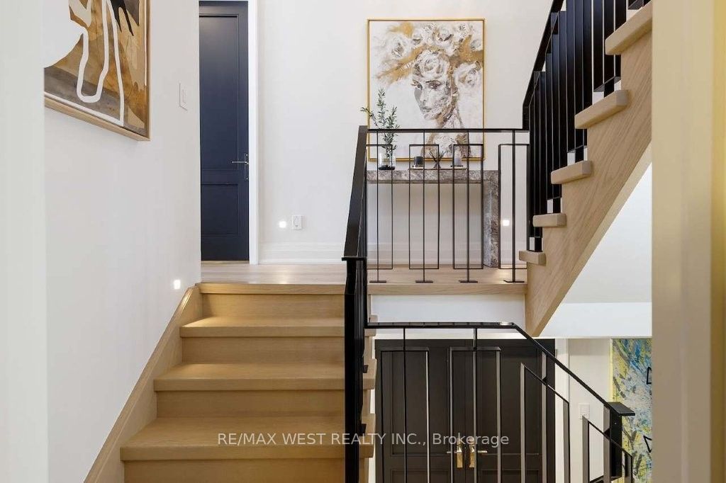 64 Thompson Avenue Property Photo 19