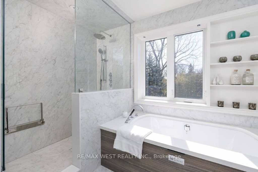 64 Thompson Avenue Property Photo 29