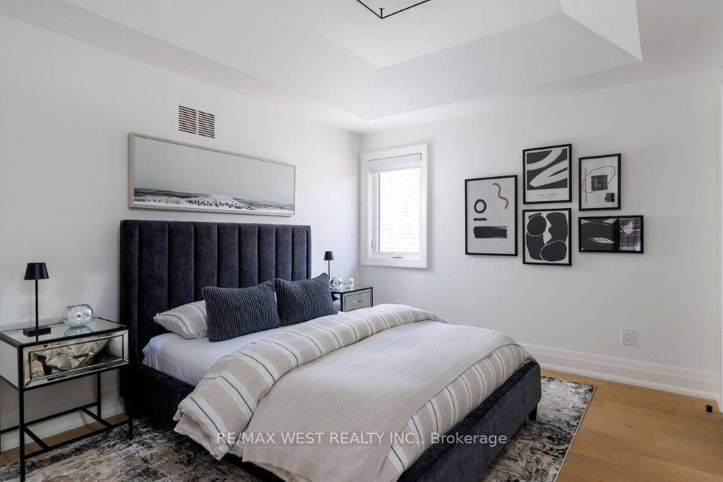 64 Thompson Avenue Property Photo 30
