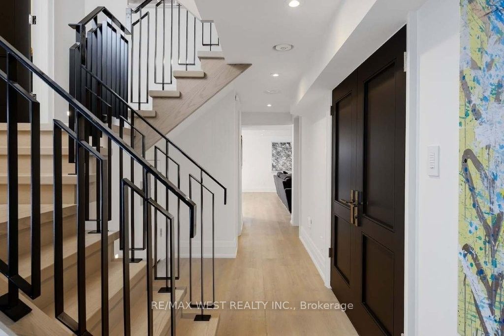 64 Thompson Avenue Property Photo 34