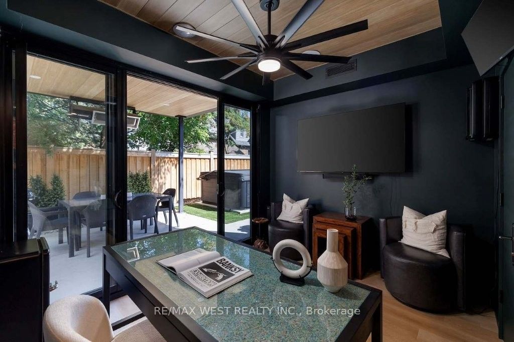 64 Thompson Avenue Property Photo 44