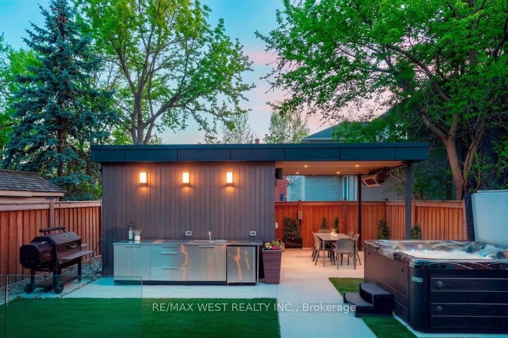 64 Thompson Avenue Property Photo 46
