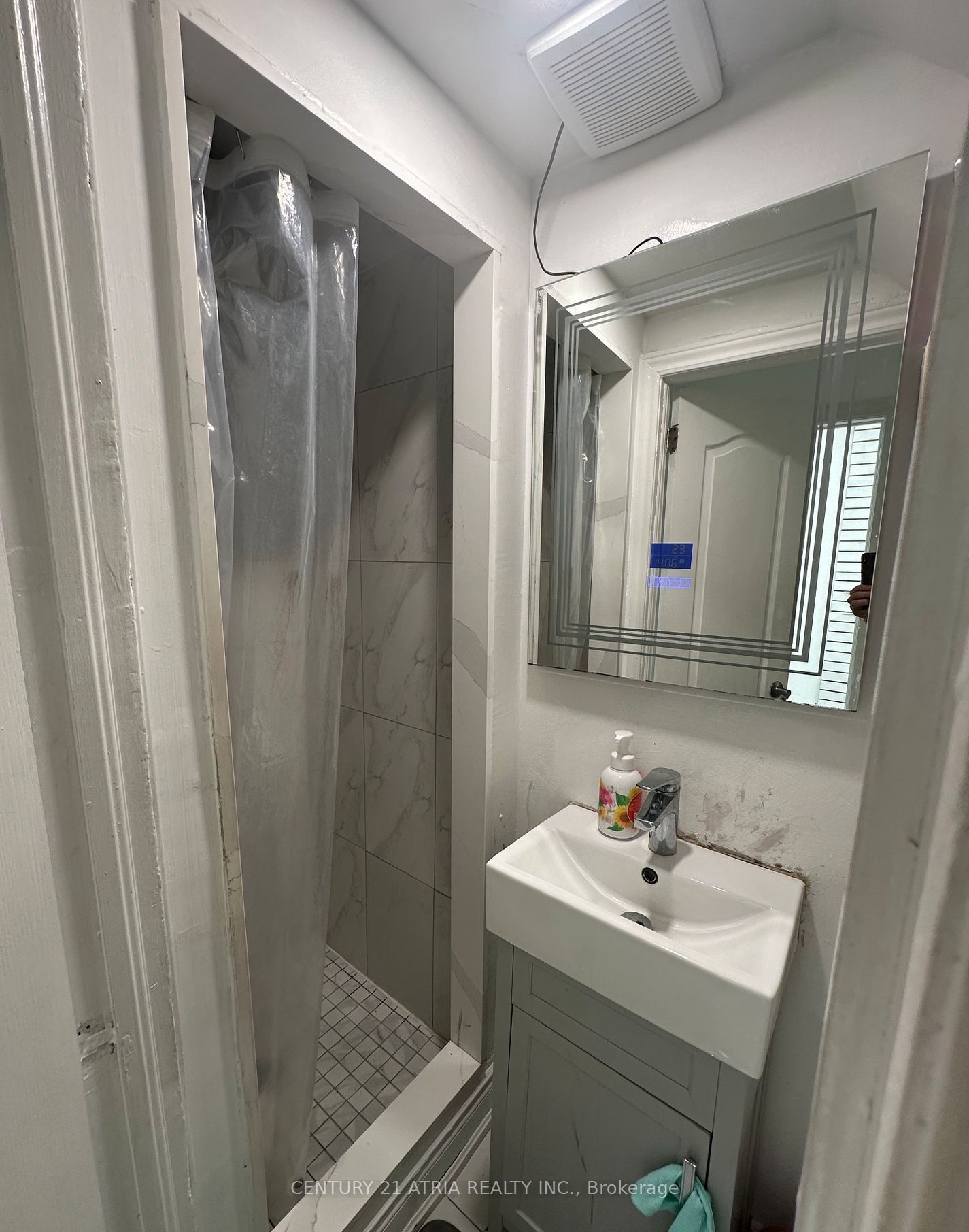 1085 Weston Road Property Photo 7
