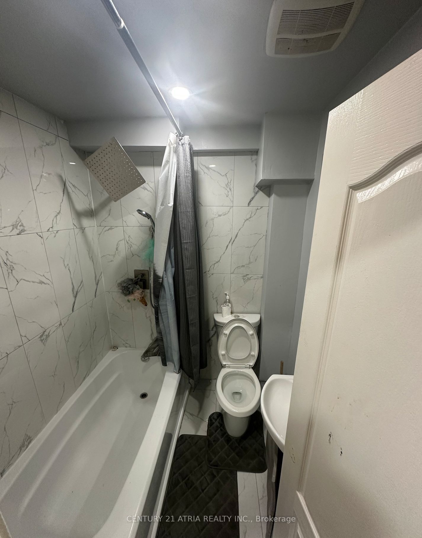 1085 Weston Road Property Photo 11
