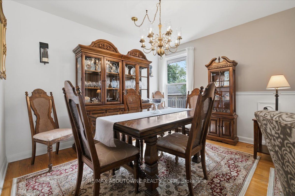 343 Duncombe Drive Property Photo 11