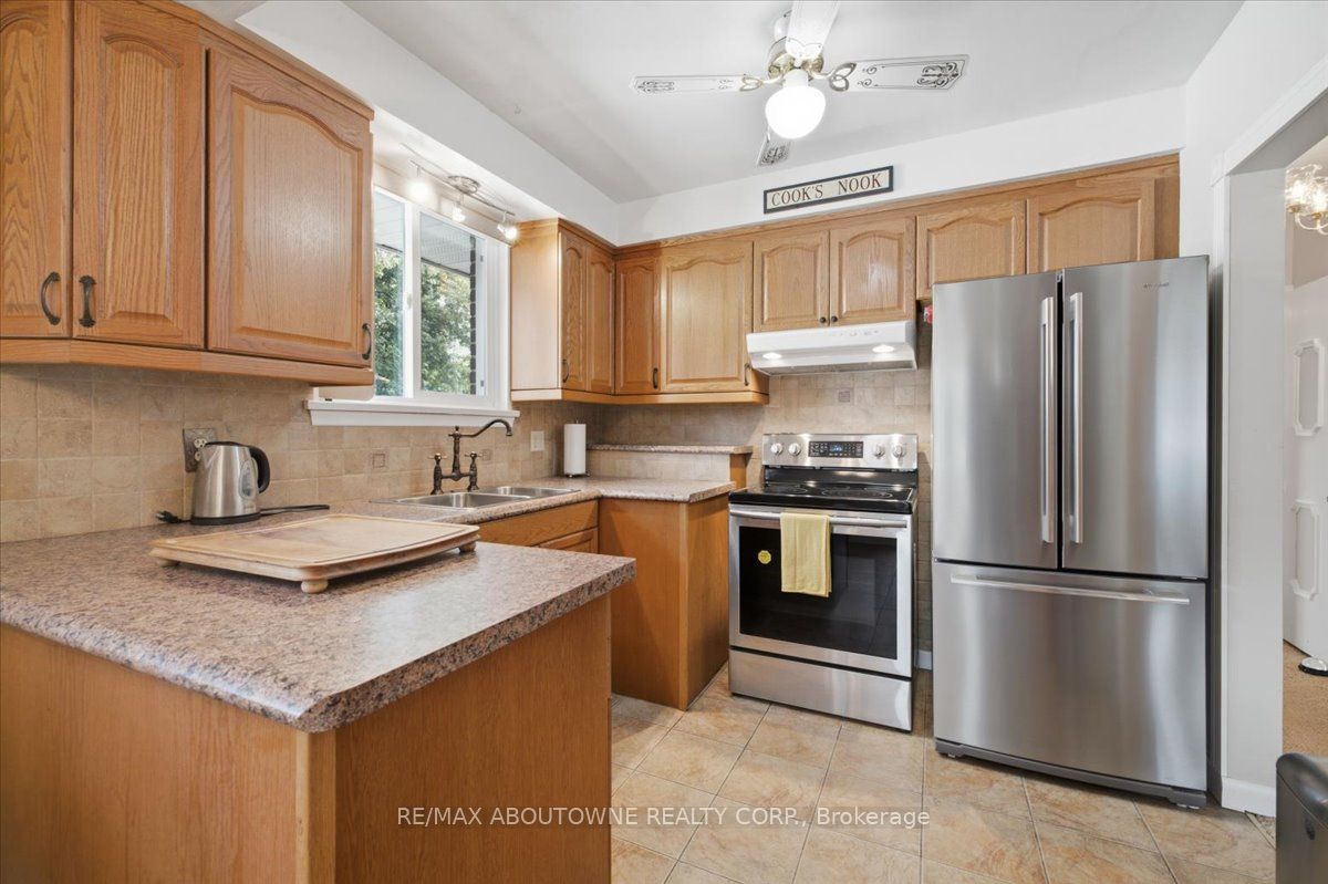 343 Duncombe Drive Property Photo 14