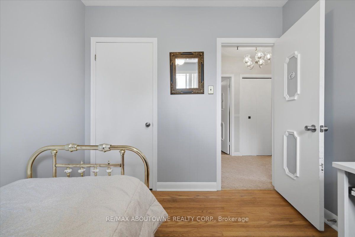 343 Duncombe Drive Property Photo 25