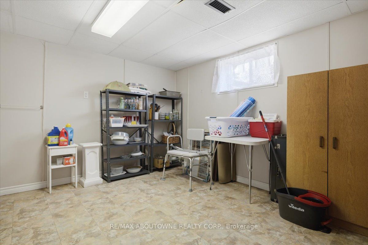 343 Duncombe Drive Property Photo 33