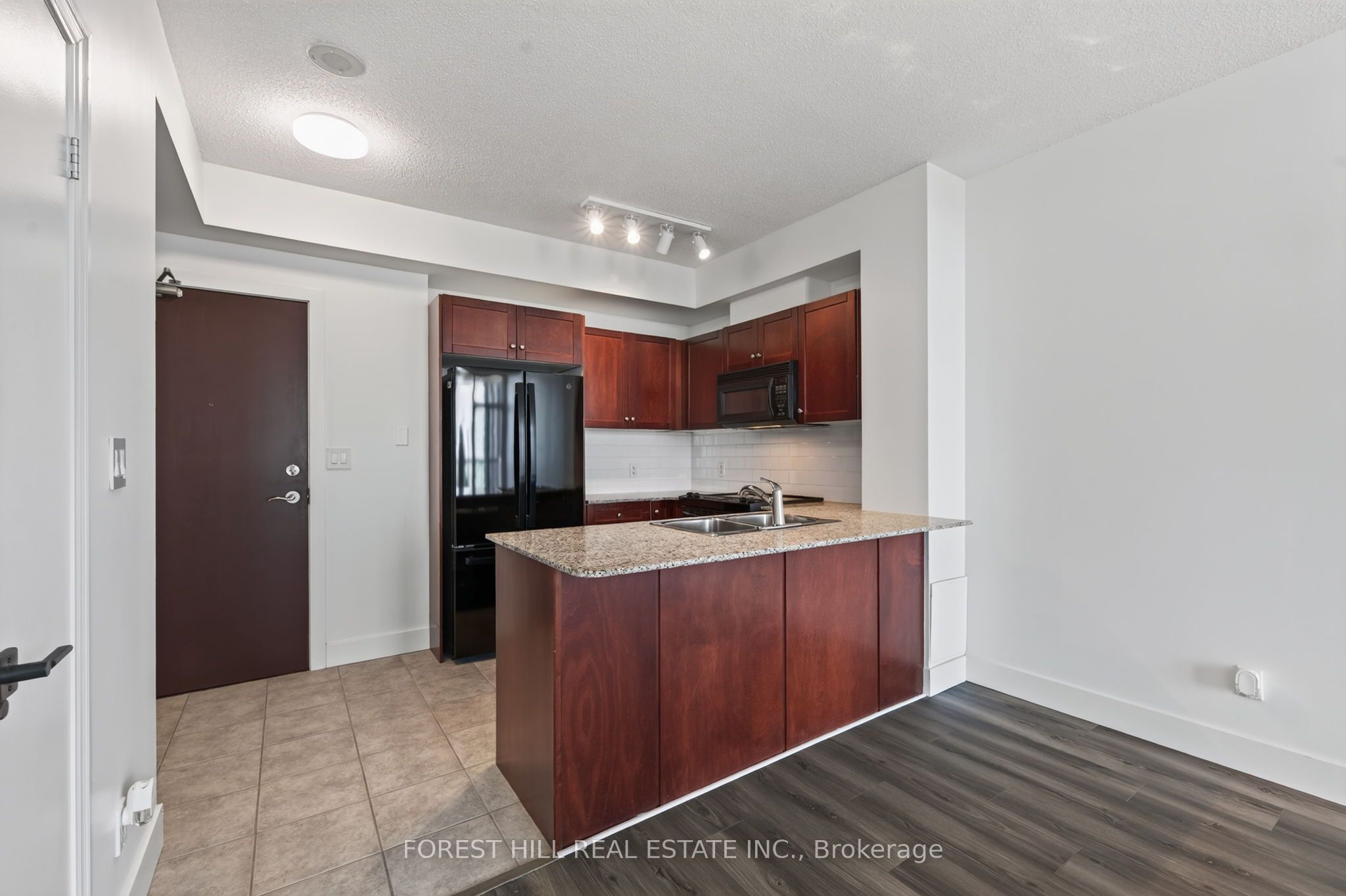 1359 Rathburn Road E 804 Property Photo 14