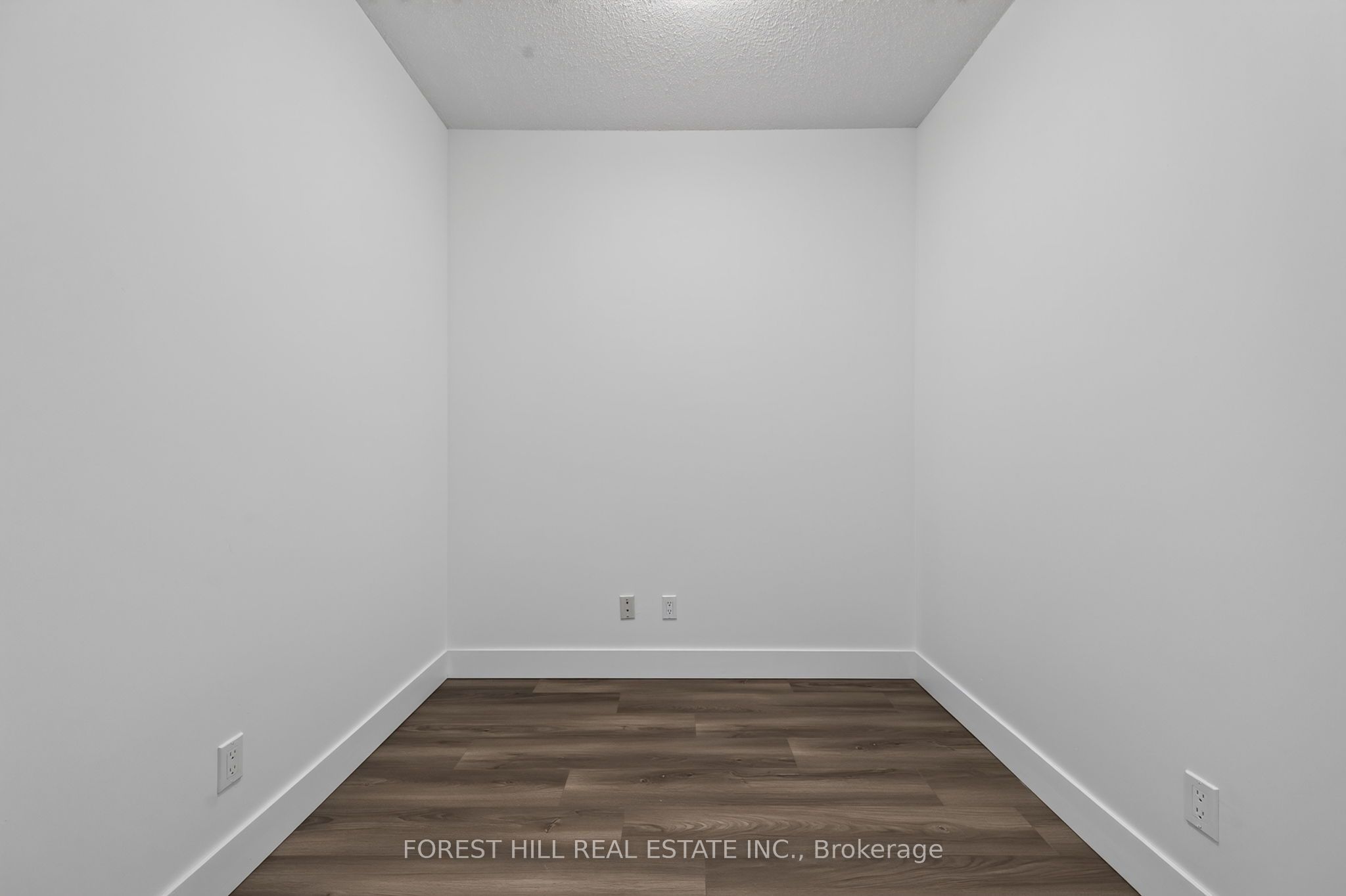1359 Rathburn Road E 804 Property Photo 16