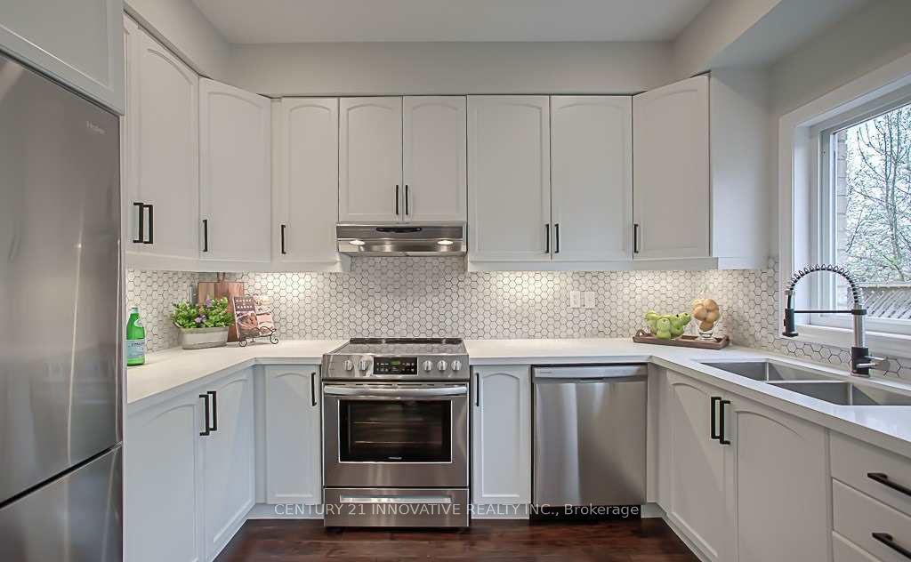 1070 Cumming Boulevard Property Photo 4