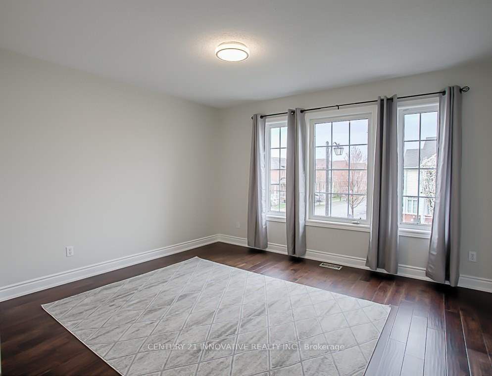 1070 Cumming Boulevard Property Photo 5