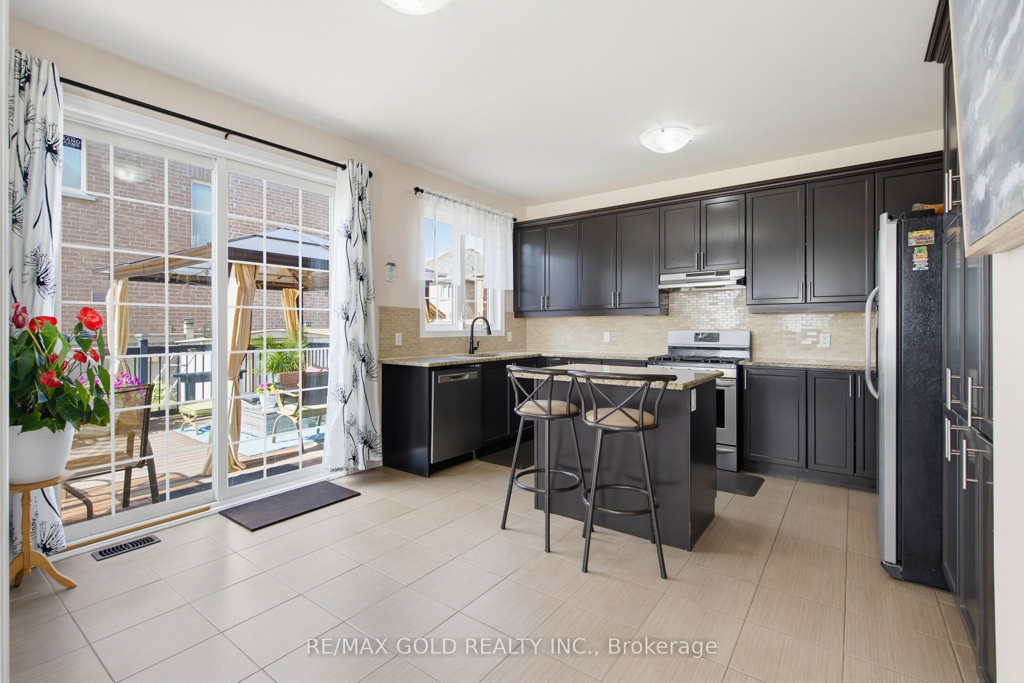 8 Zelda Road Property Photo 6