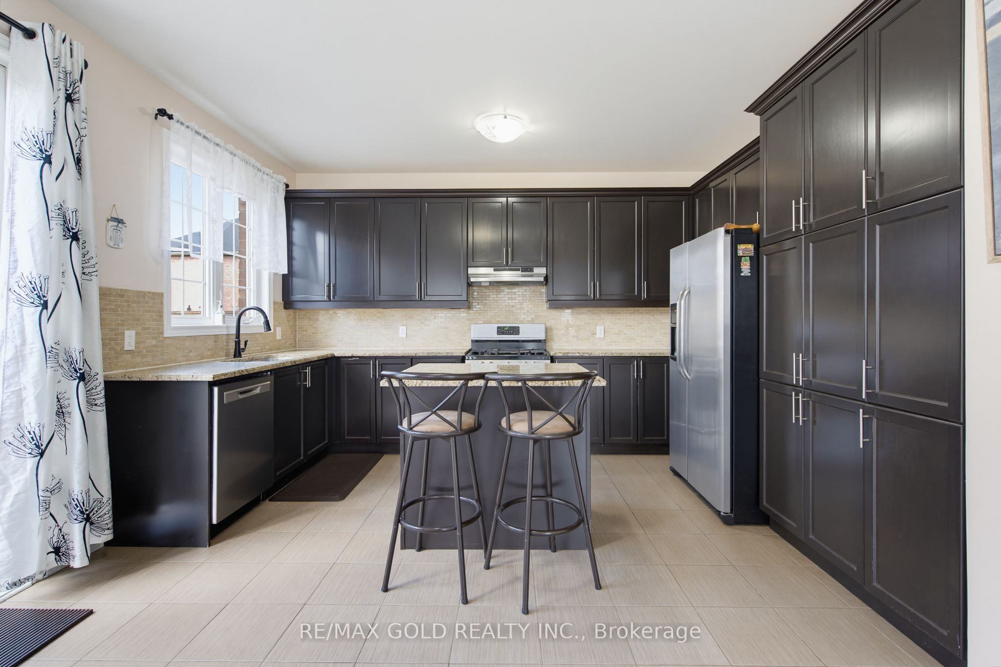 8 Zelda Road Property Photo 7