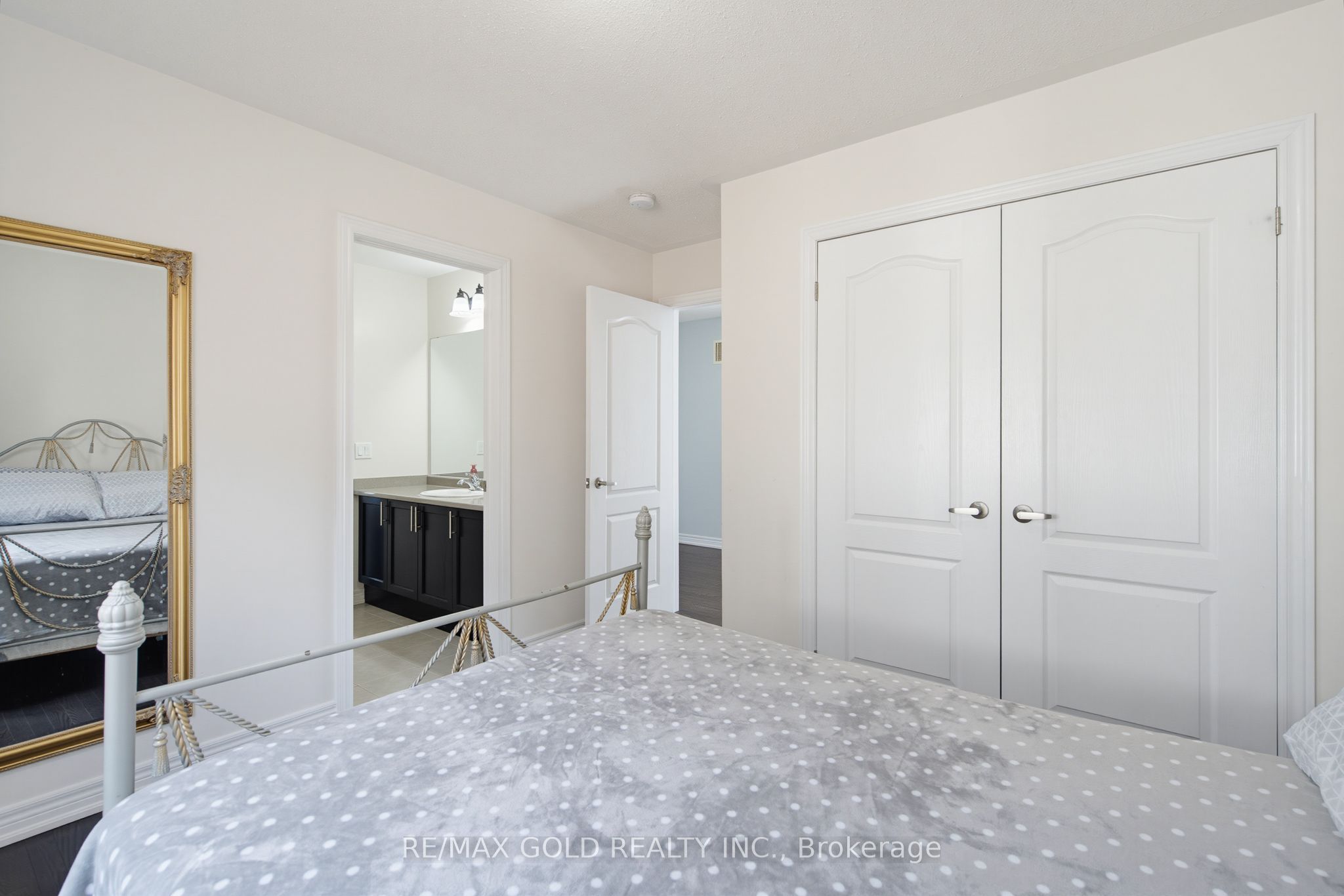 8 Zelda Road Property Photo 20
