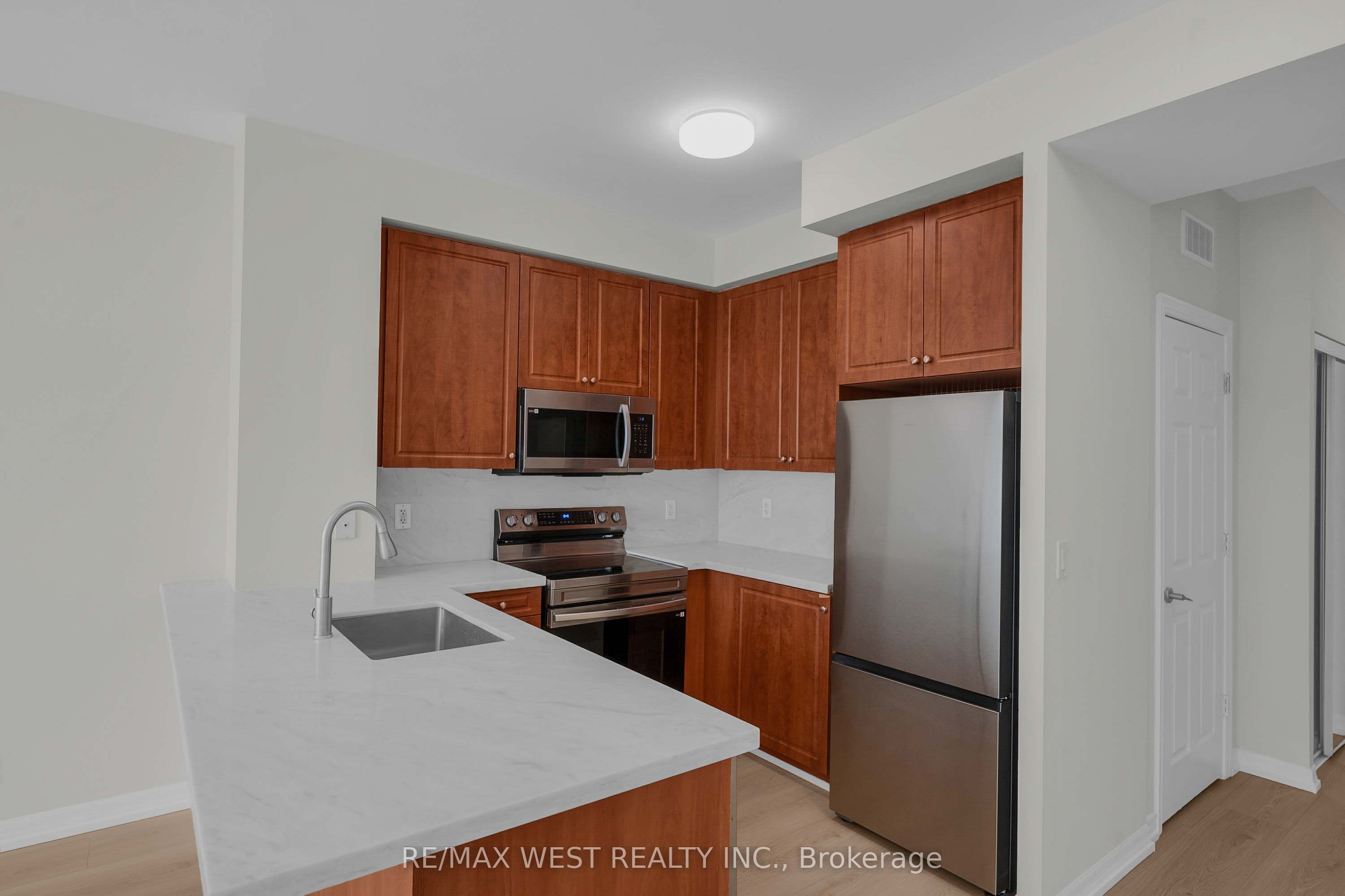 220 Burnhamthorpe Road W 1710 Property Photo 13