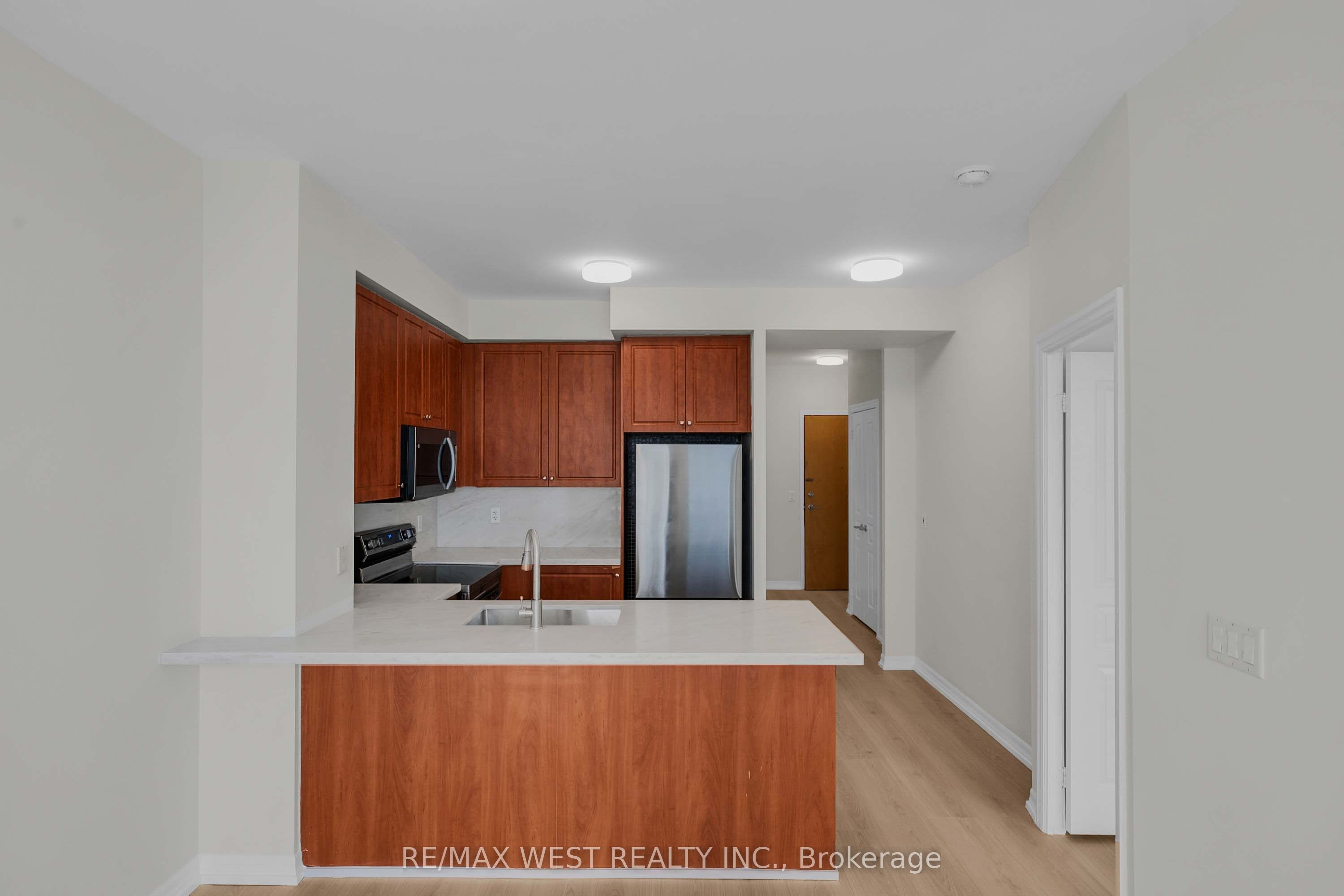 220 Burnhamthorpe Road W 1710 Property Photo 14