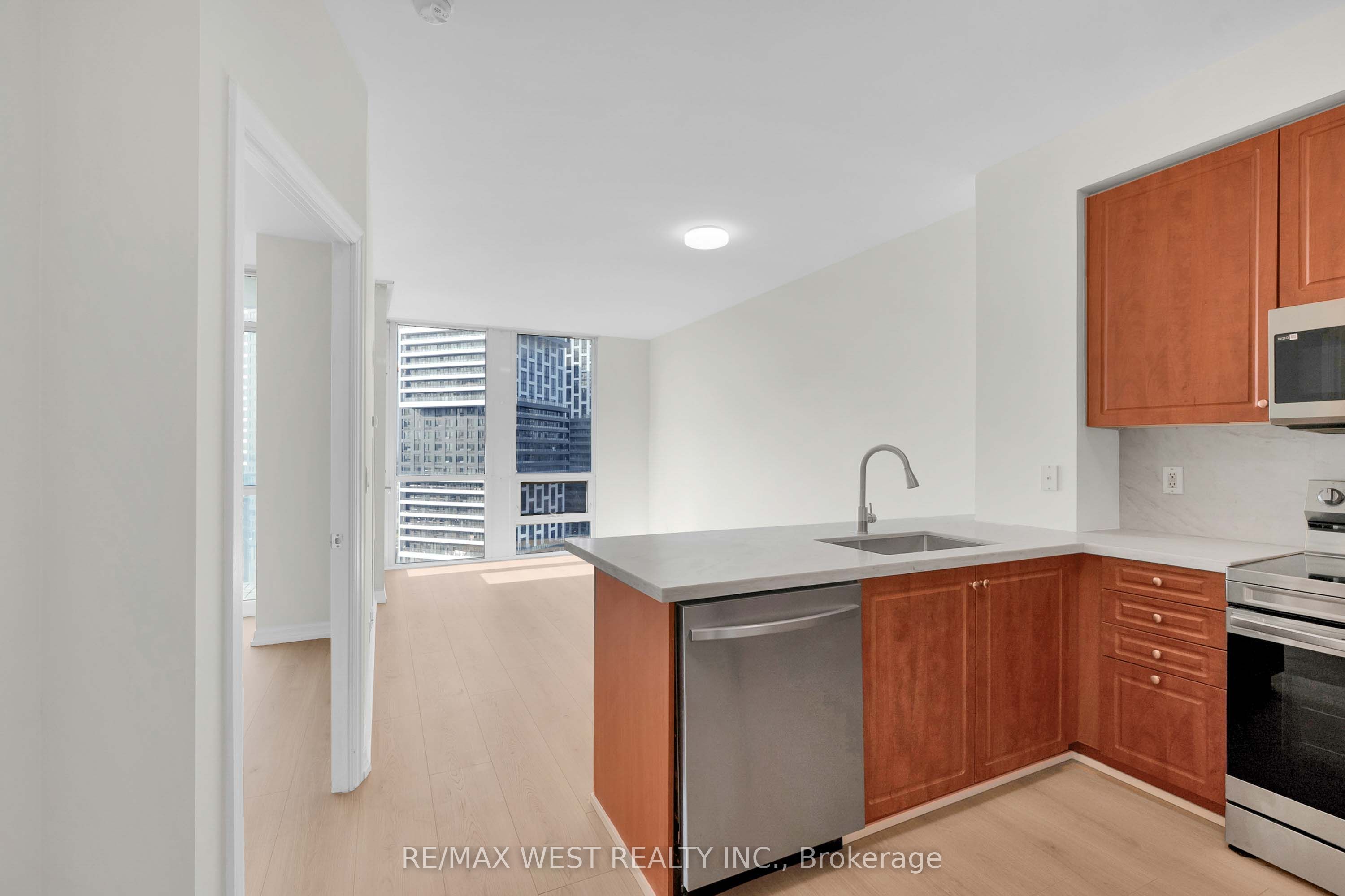 220 Burnhamthorpe Road W 1710 Property Photo 15