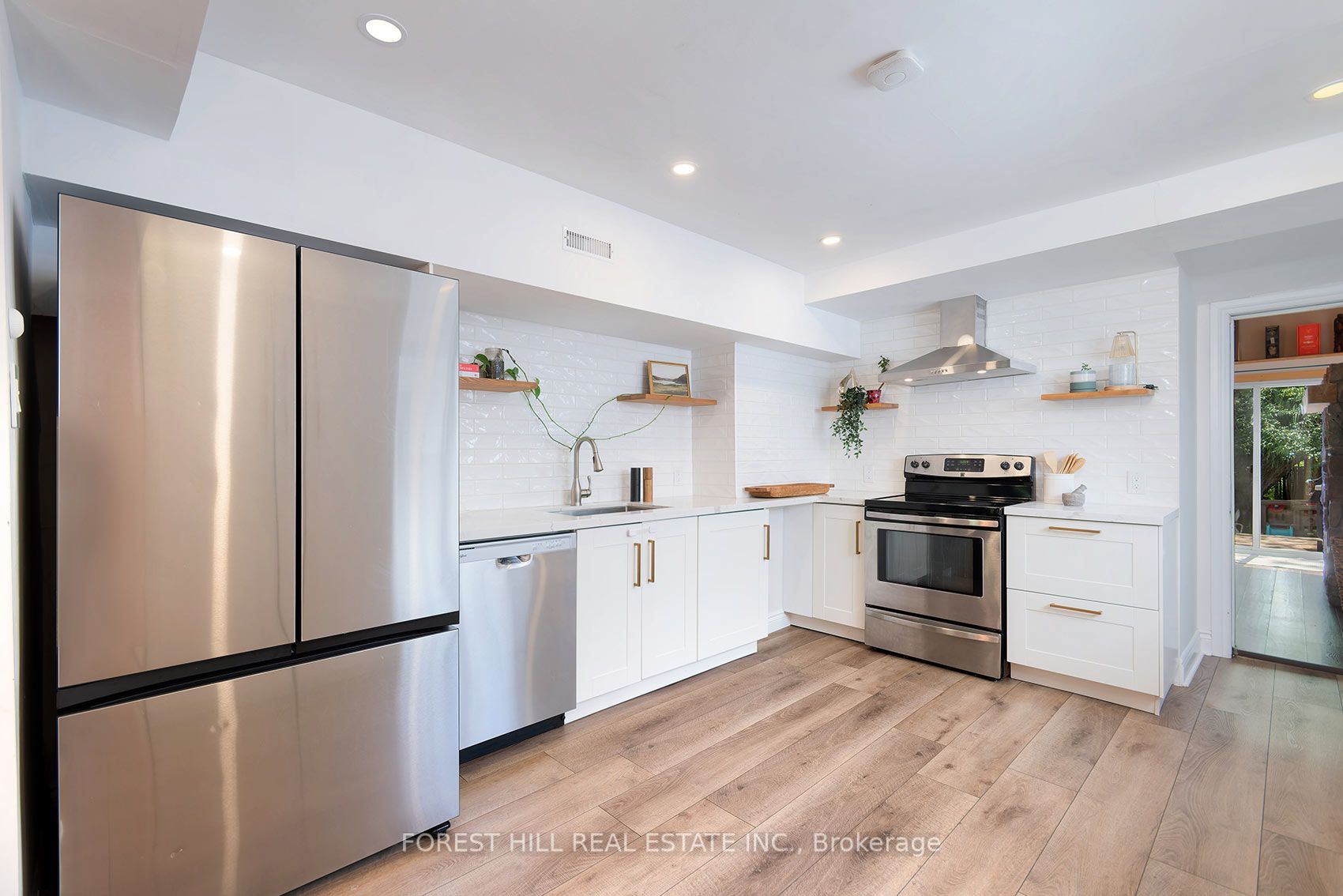 55 Vanevery Street Property Photo 10