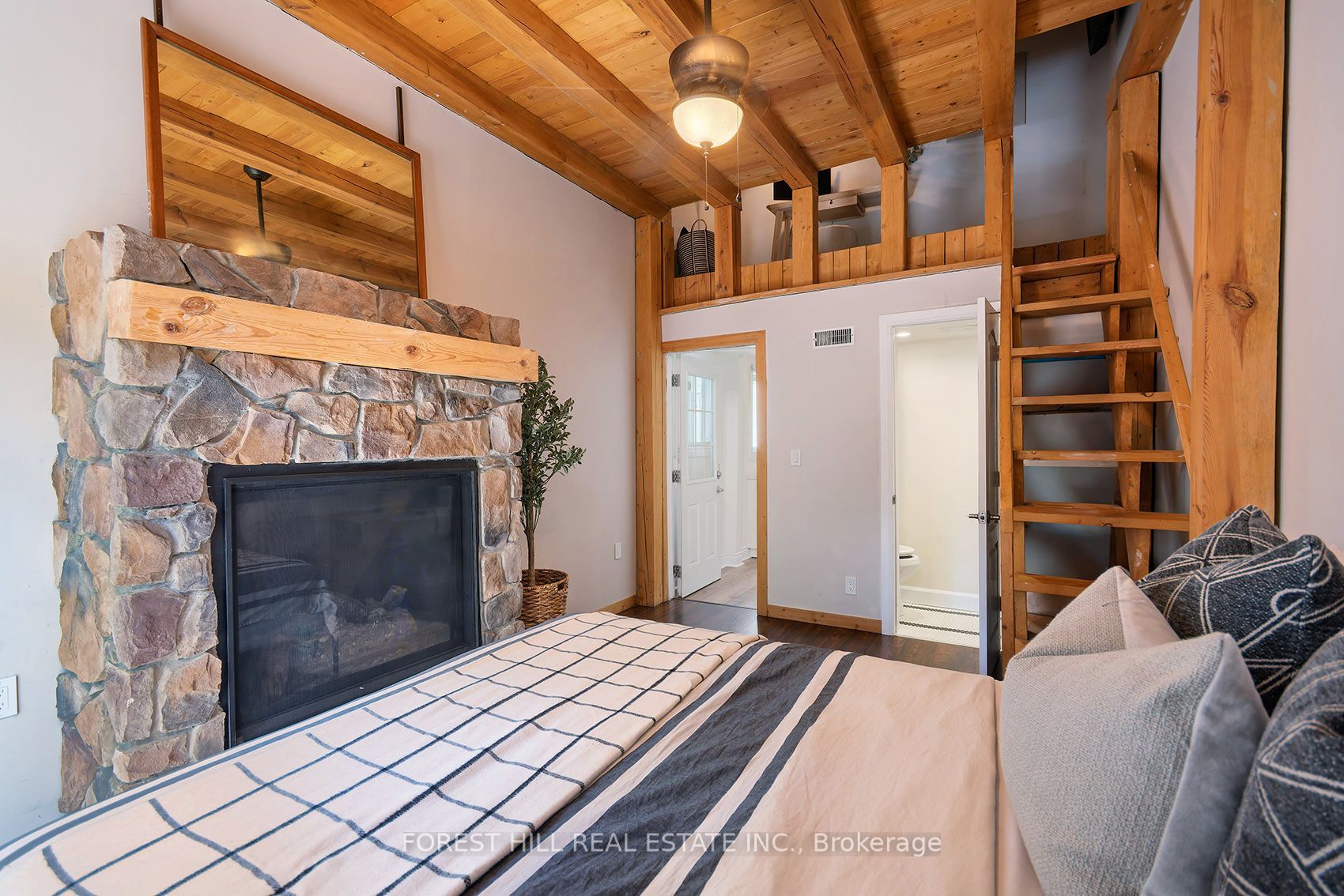 55 Vanevery Street Property Photo 14