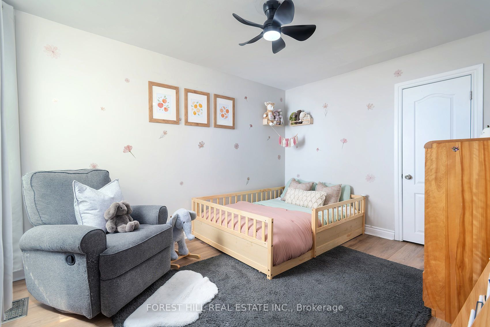 55 Vanevery Street Property Photo 21