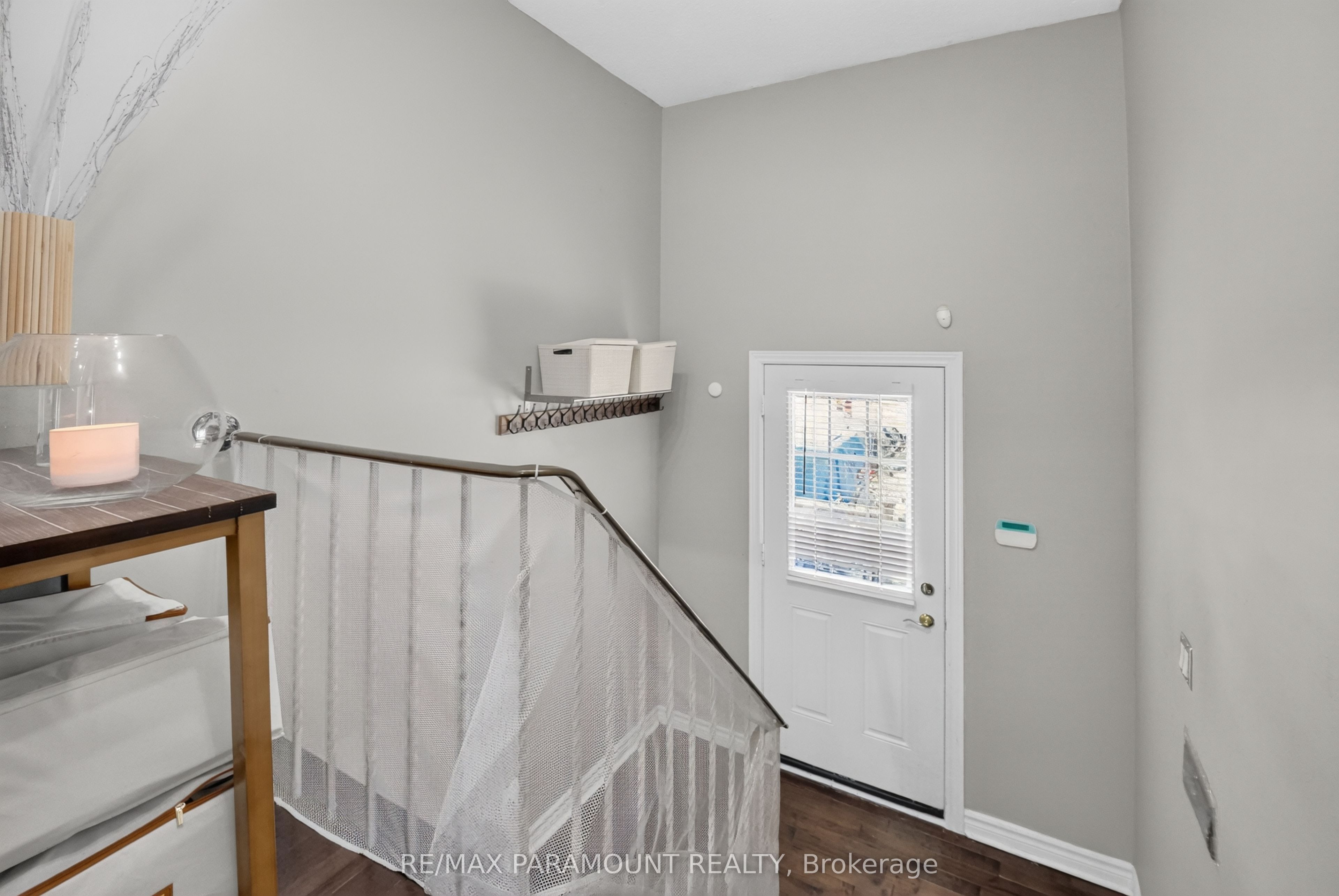 226 Rutherford Road N Property Photo 6