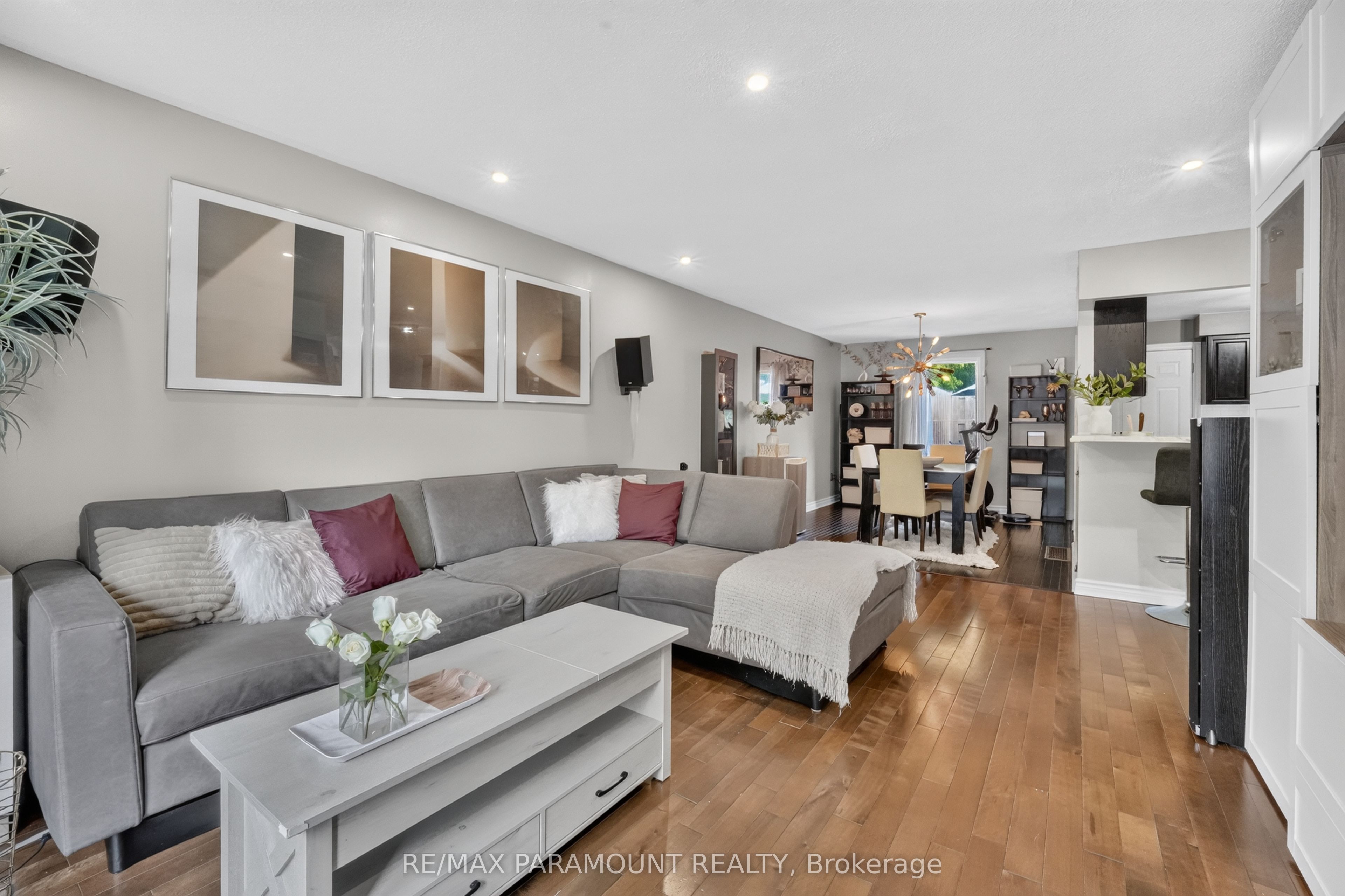 226 Rutherford Road N Property Photo 8