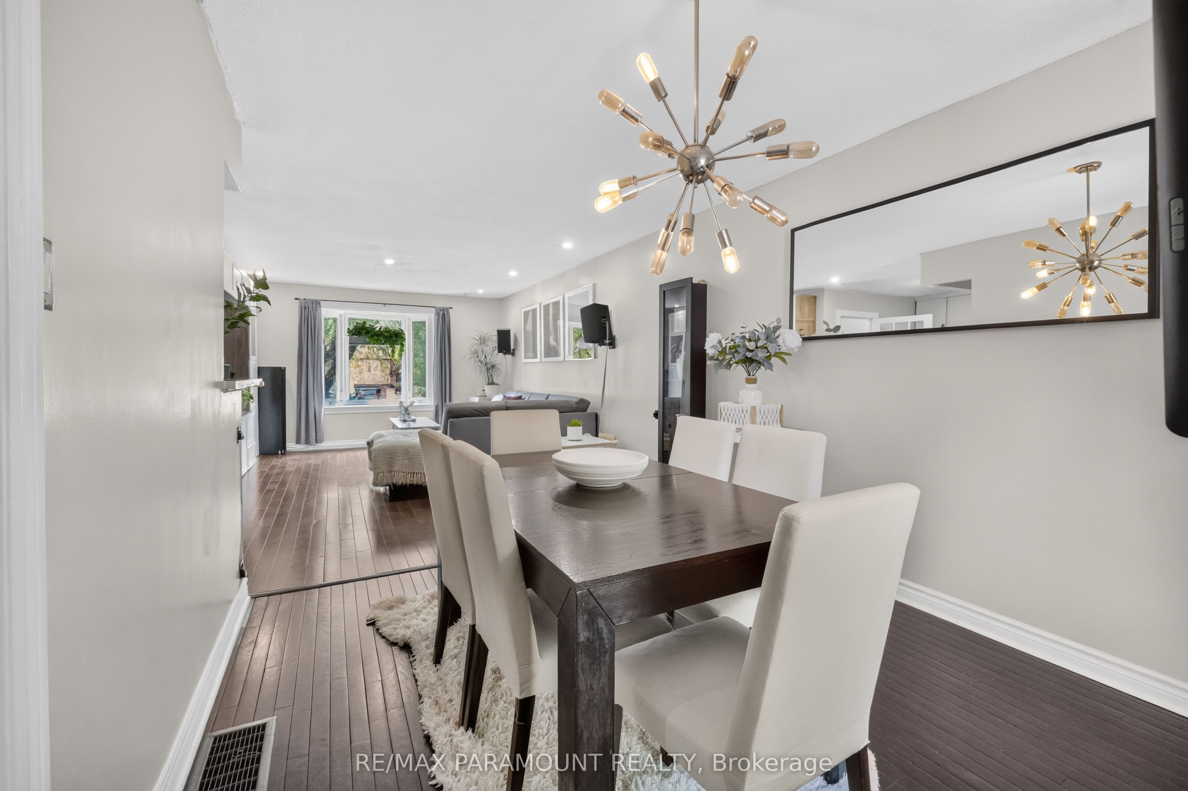 226 Rutherford Road N Property Photo 12