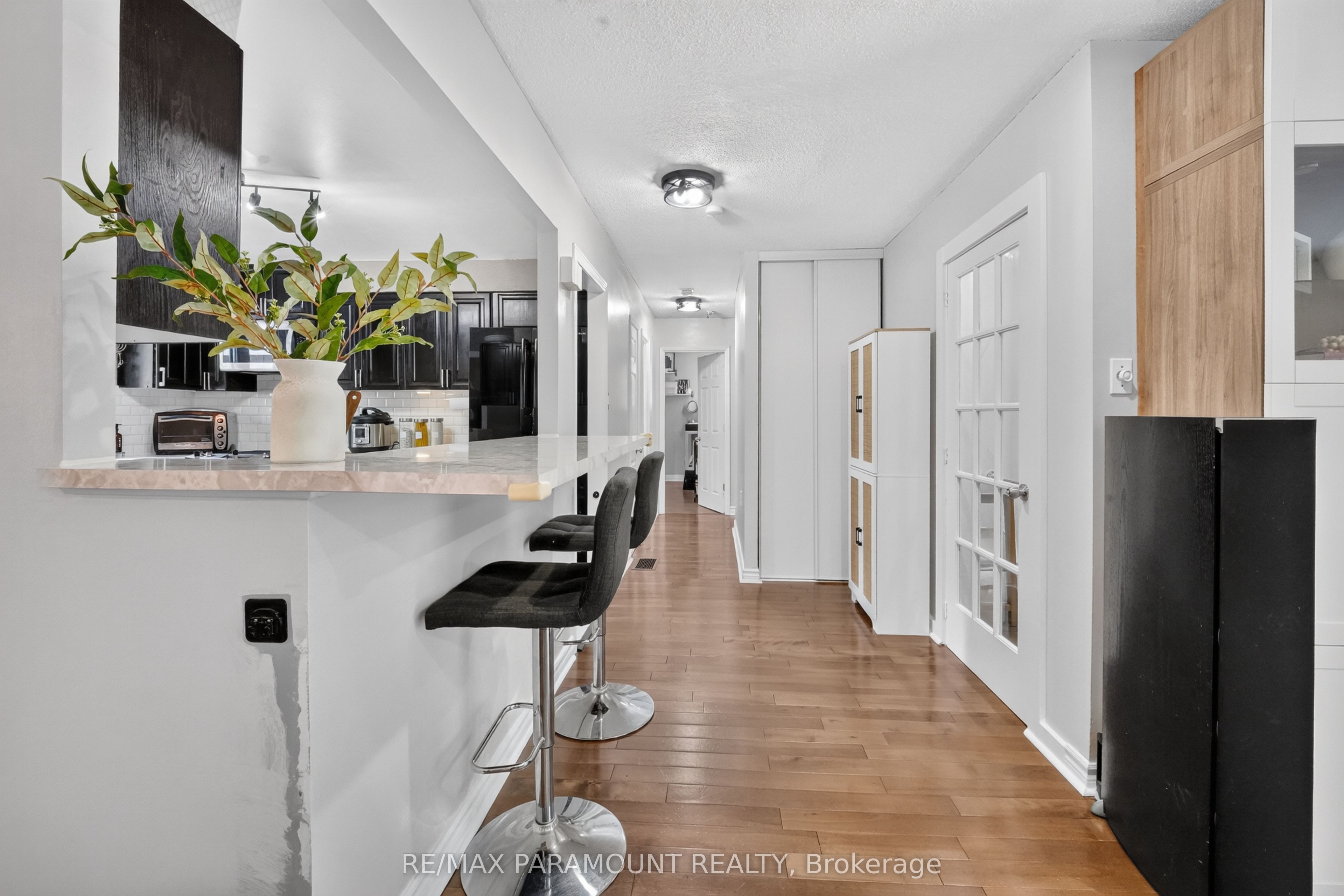 226 Rutherford Road N Property Photo 17